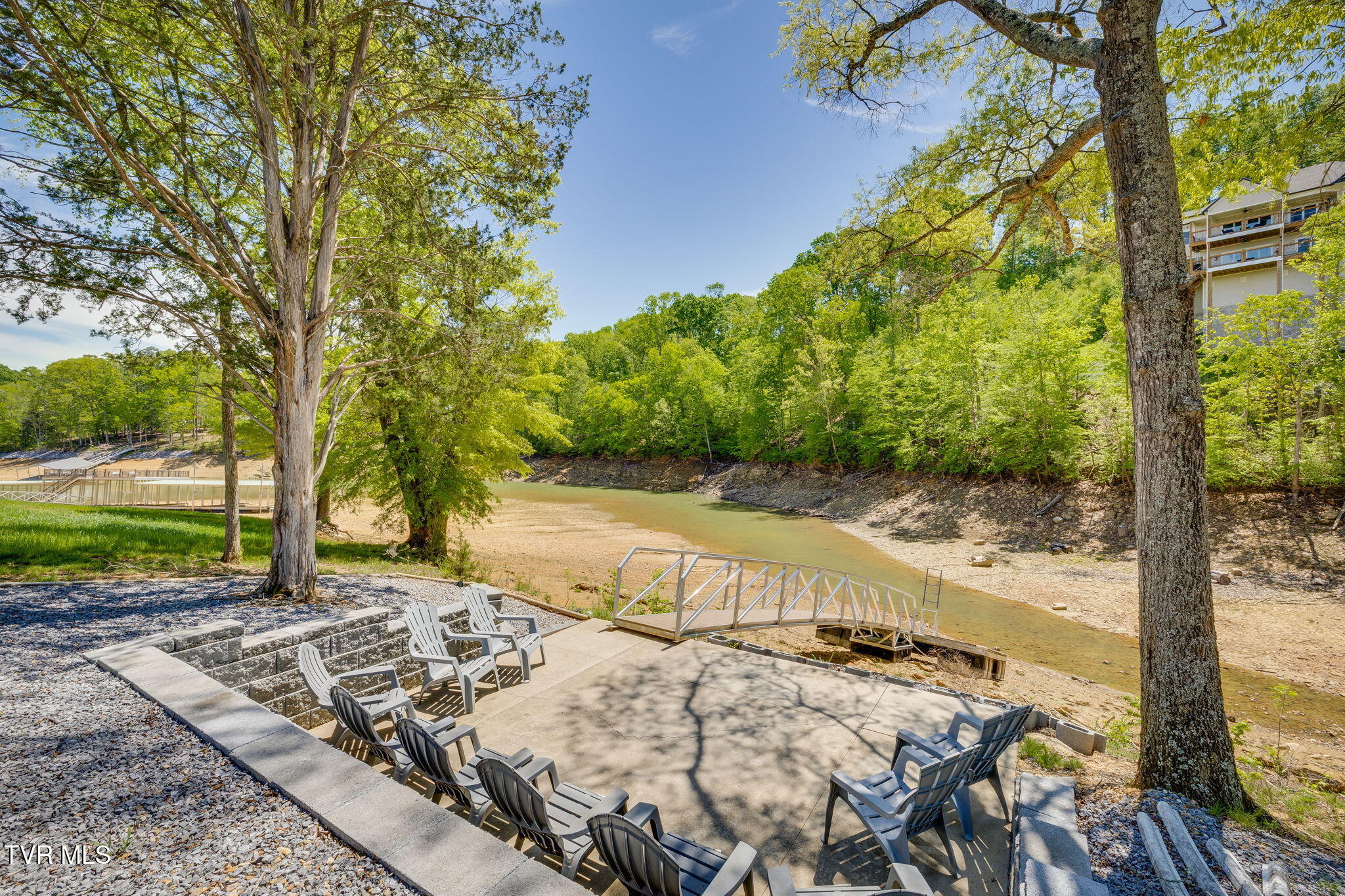 Dandridge, Tennessee, 37725, United States, 3 Bedrooms Bedrooms, ,4 BathroomsBathrooms,Residential,For Sale,2040308