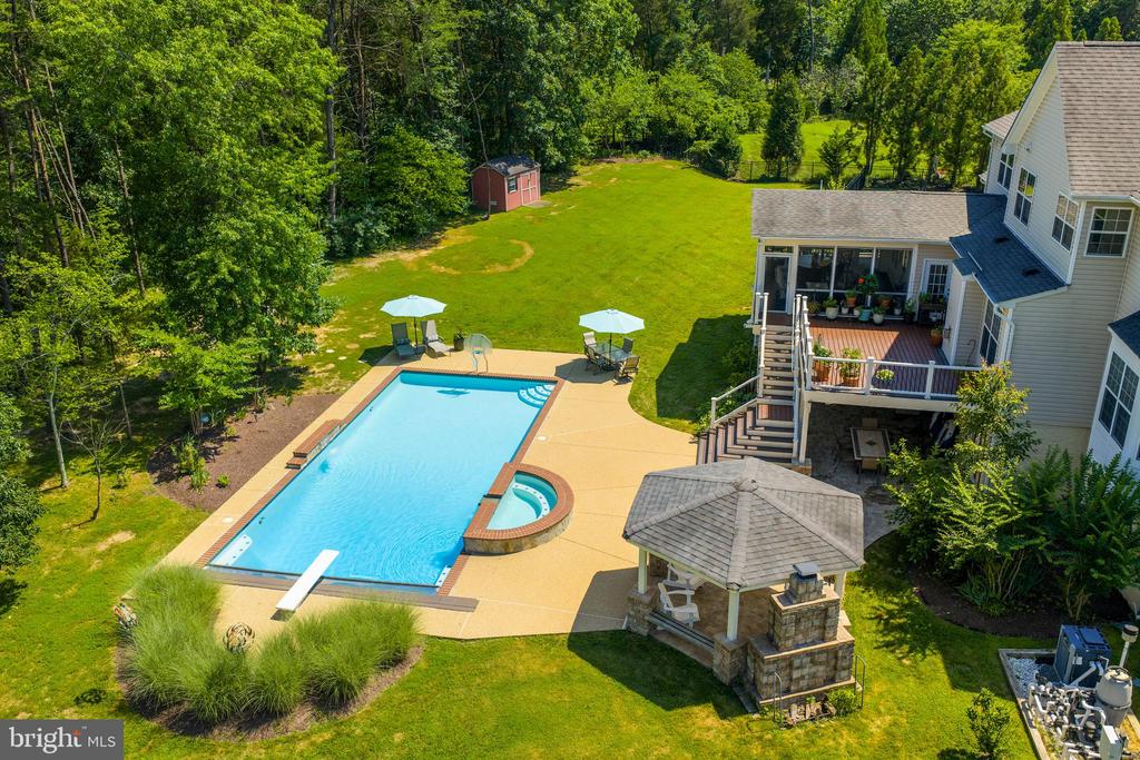 Broadlands, Virginia, 20148, United States, 5 Bedrooms Bedrooms, ,5 BathroomsBathrooms,Residential,For Sale,1977540