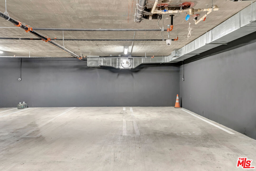 West Hollywood, California, 90069, United States, 3 Bedrooms Bedrooms, ,3 BathroomsBathrooms,Residential,For Sale,1999893