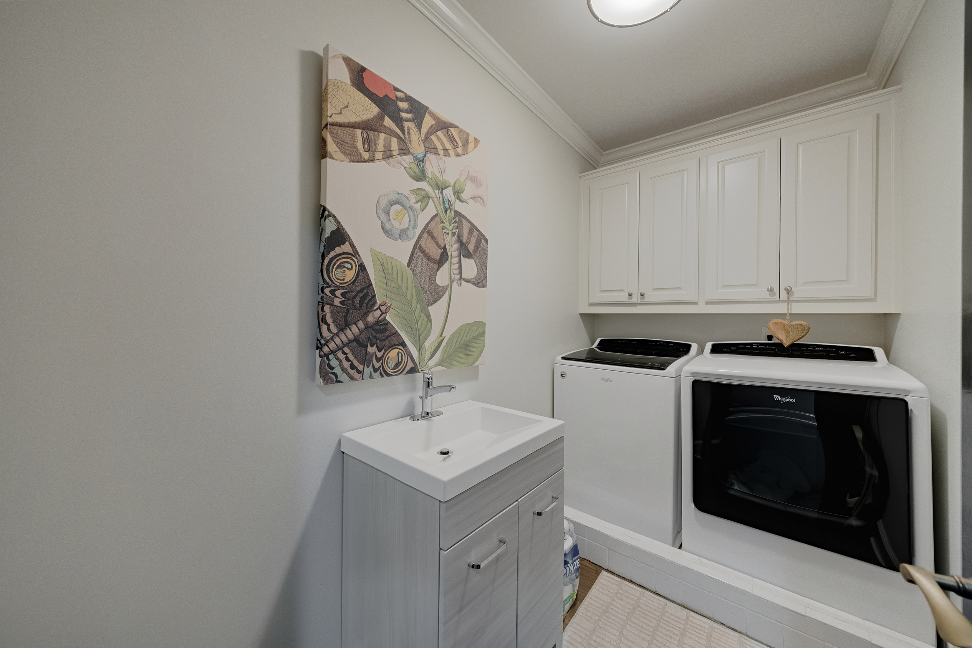  Elegantly Renovated Townhome in Gated Community - 物件實景