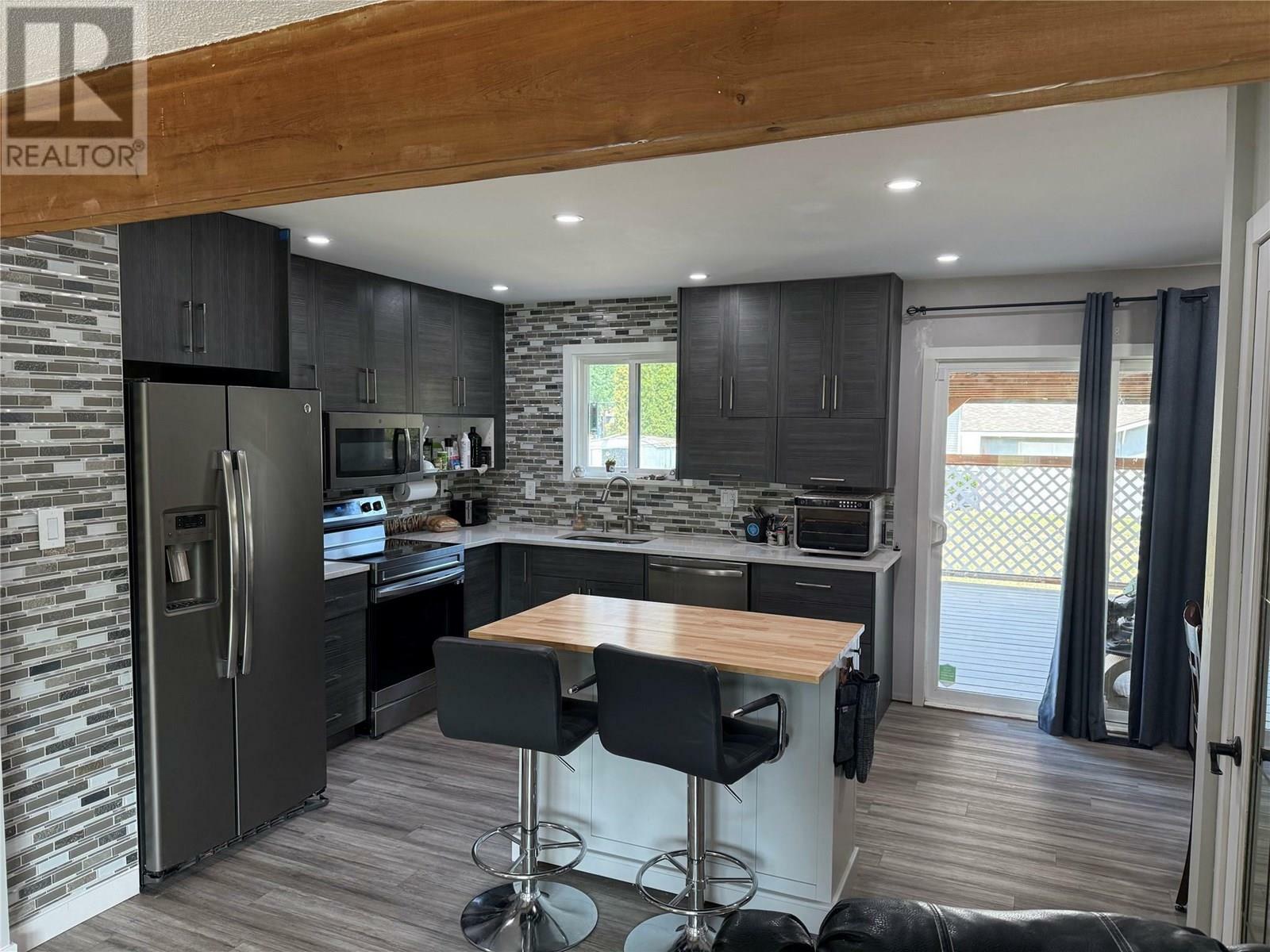 KAMLOOPS, British Columbia, V2H 1L4, CA, 4 Bedrooms Bedrooms, ,2 BathroomsBathrooms,Residential,For Sale,1874935
