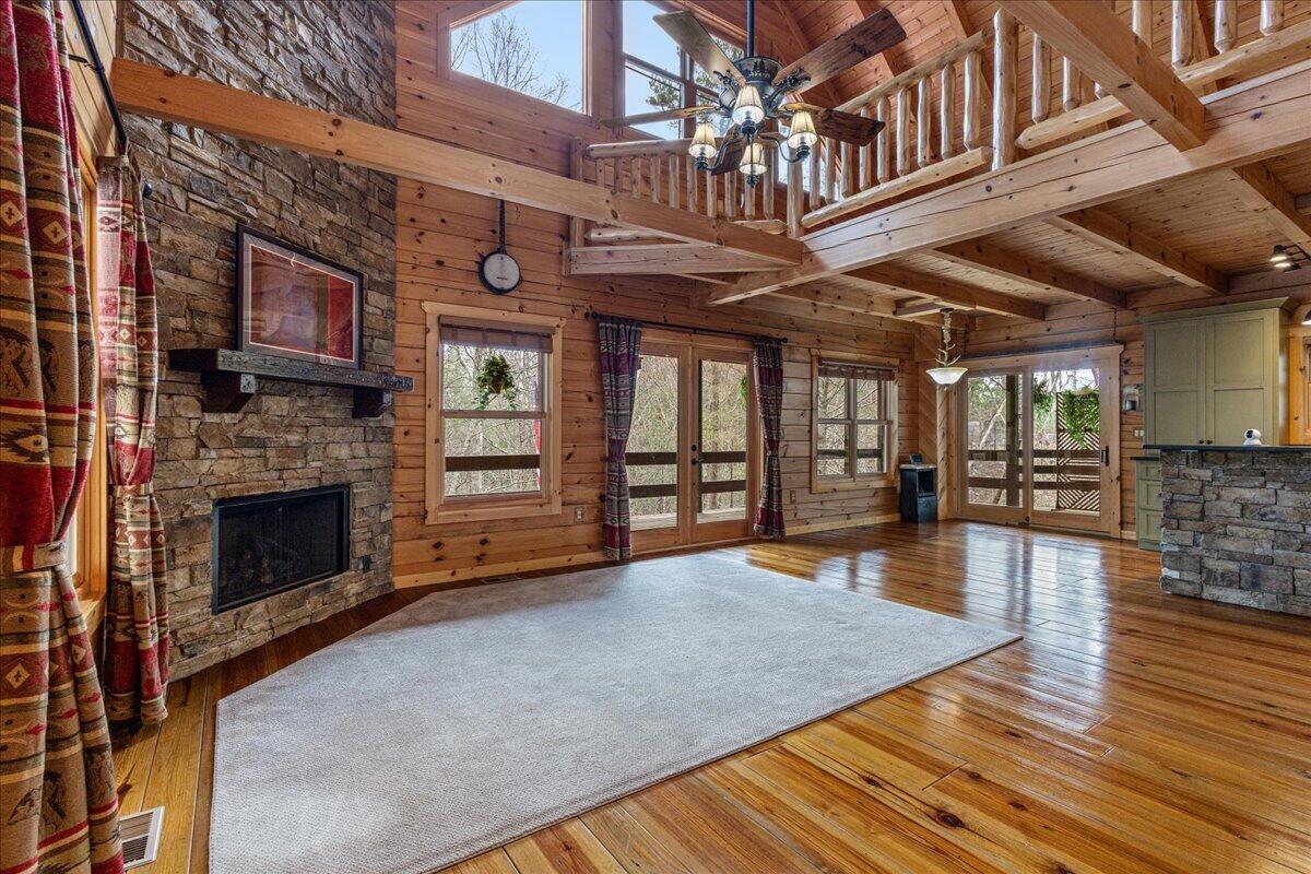 Tellico Plains, Tennessee, 37385, United States, 3 Bedrooms Bedrooms, ,3 BathroomsBathrooms,Residential,For Sale,2034978