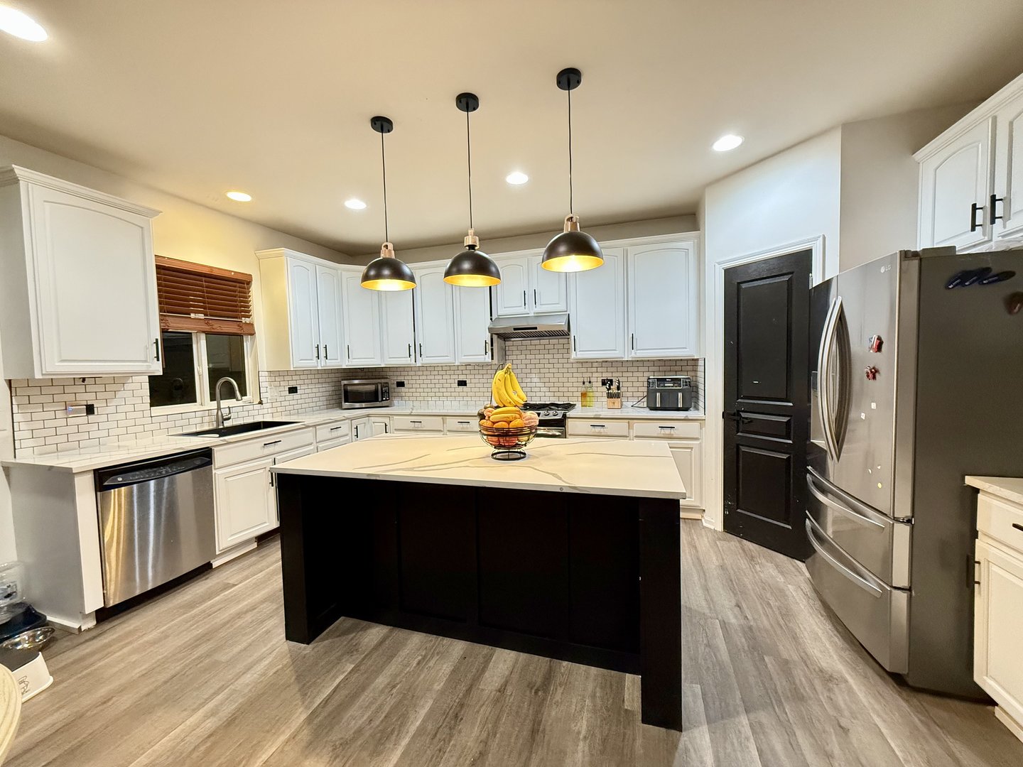 Yorkville, Illinois, 60560, United States, 4 Bedrooms Bedrooms, ,5 BathroomsBathrooms,Residential,For Sale,1991709