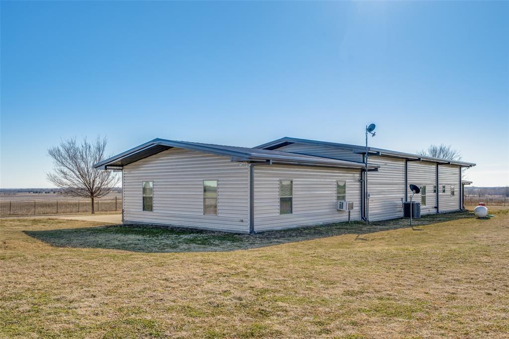 Bonham, Texas, 75418, United States, 3 Bedrooms Bedrooms, ,2 BathroomsBathrooms,Residential,For Sale,1691474