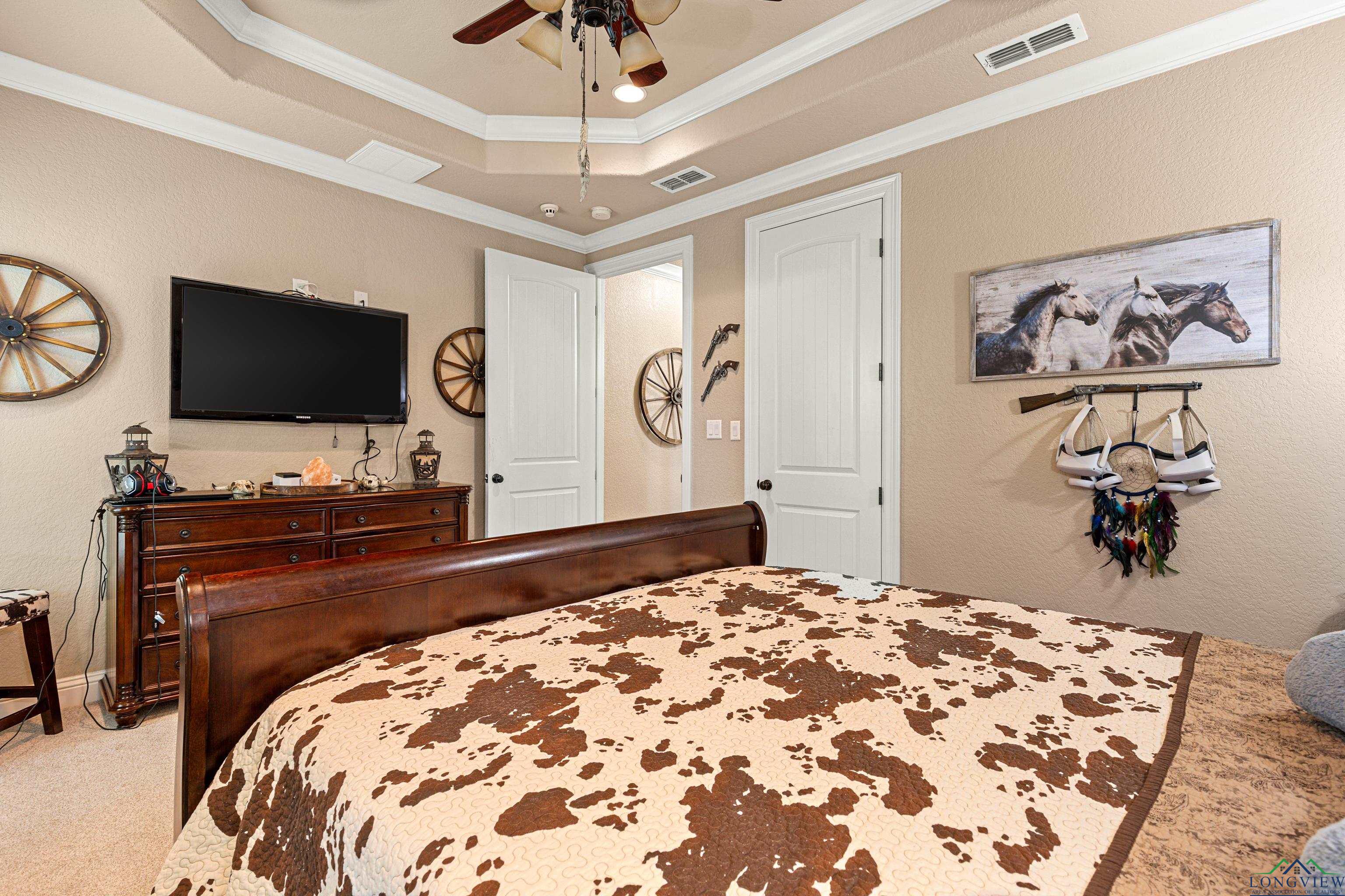 Longview, Texas, 75605, United States, 5 Bedrooms Bedrooms, ,3 BathroomsBathrooms,Residential,For Sale,1827224