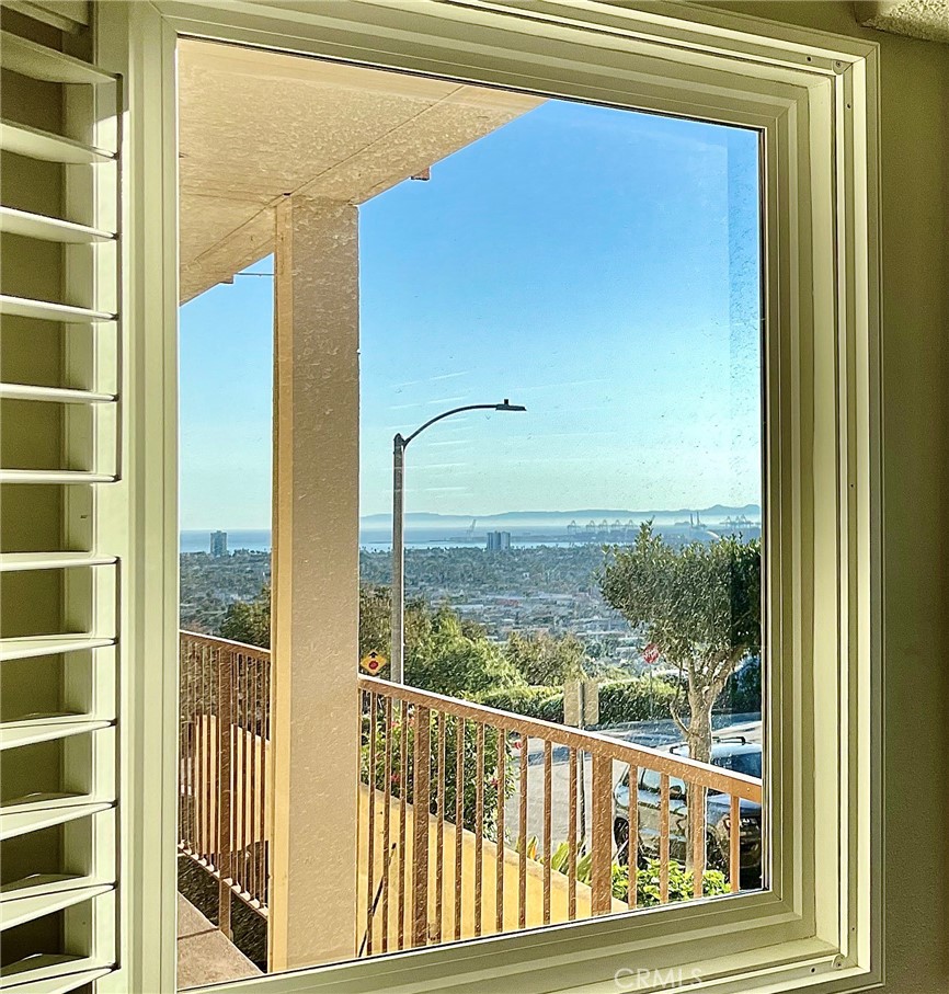 Signal Hill, California, 90755, United States, 2 Bedrooms Bedrooms, ,1 BathroomBathrooms,Residential,For Sale,1970804