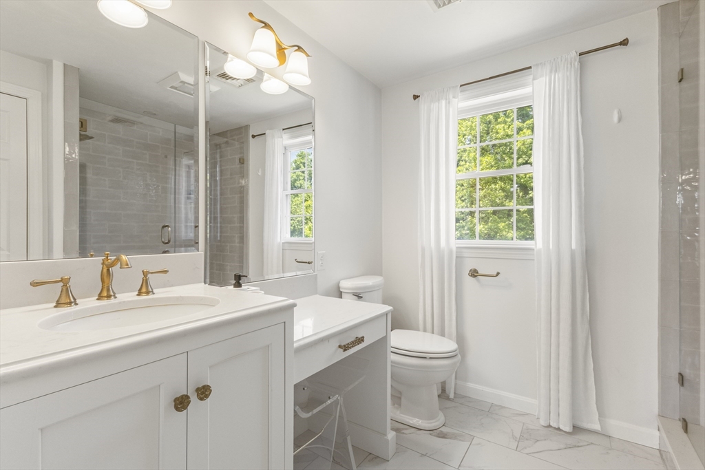 Bellingham, Massachusetts, 02019, United States, 3 Bedrooms Bedrooms, ,3 BathroomsBathrooms,Residential,For Sale,1938371