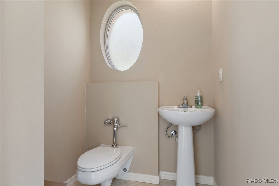 Crystal River, Florida, 34428, United States, 4 Bedrooms Bedrooms, ,4 BathroomsBathrooms,Residential,For Sale,1983688