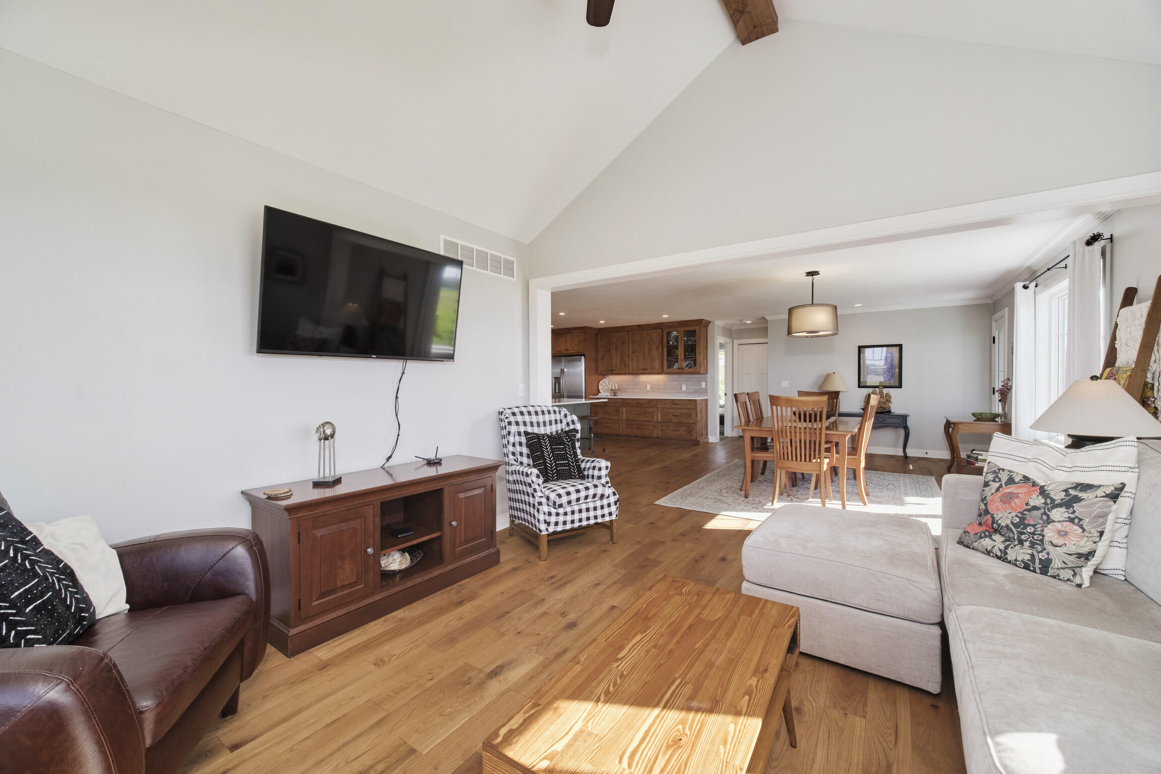 Manistee, Michigan, 49660, United States, 3 Bedrooms Bedrooms, ,2 BathroomsBathrooms,Residential,For Sale,2049083
