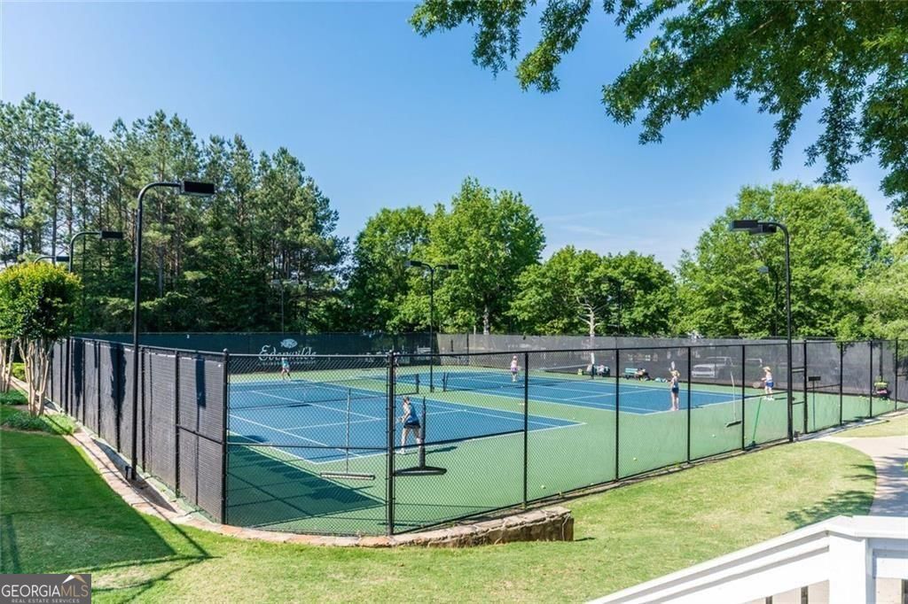 Roswell, Georgia, 30075, United States, 5 Bedrooms Bedrooms, ,4 BathroomsBathrooms,Residential,For Sale,2044480