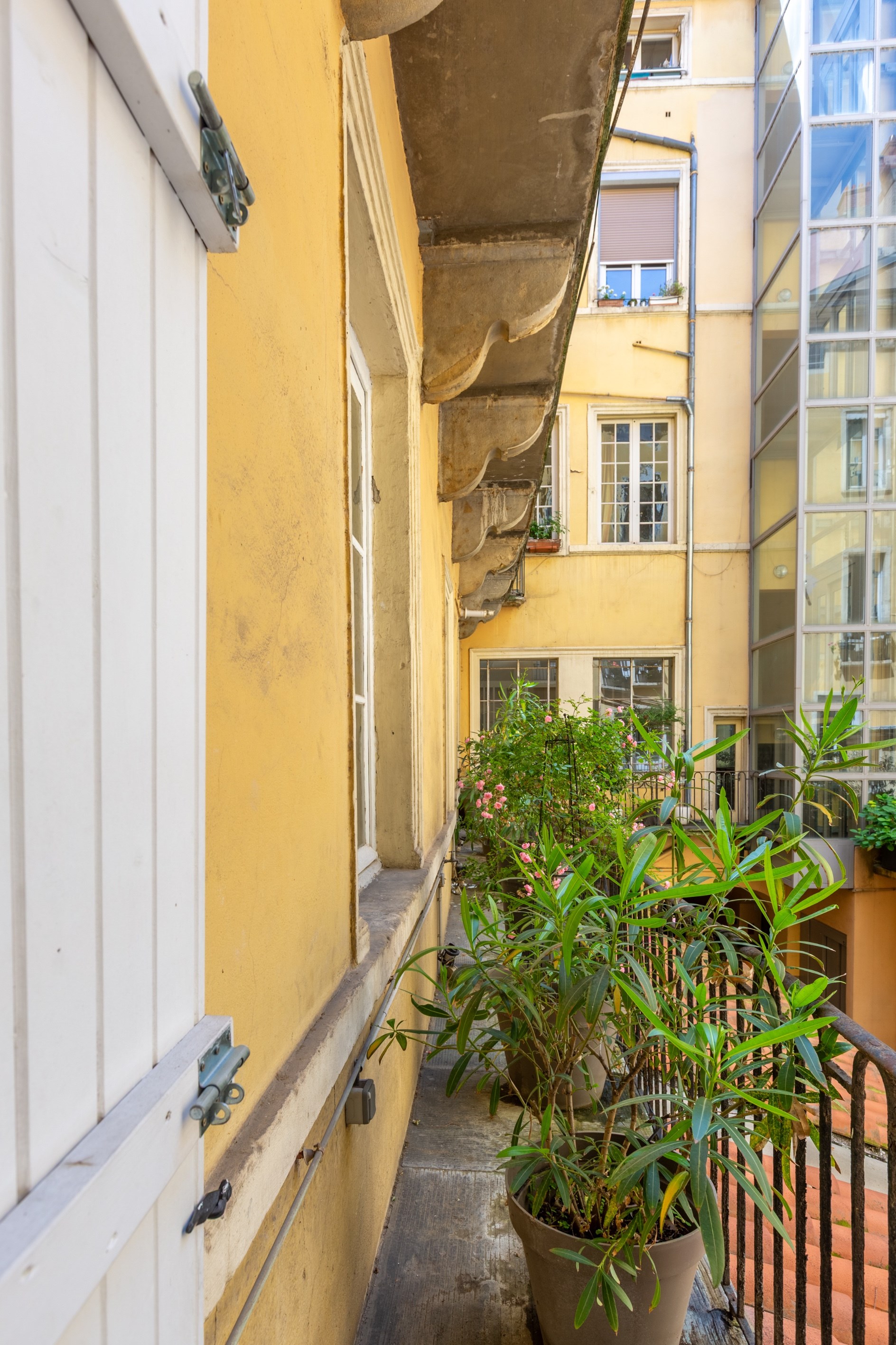  Character Apartment – Elegance, Generous Volumes & Exceptional Features - 物件實景