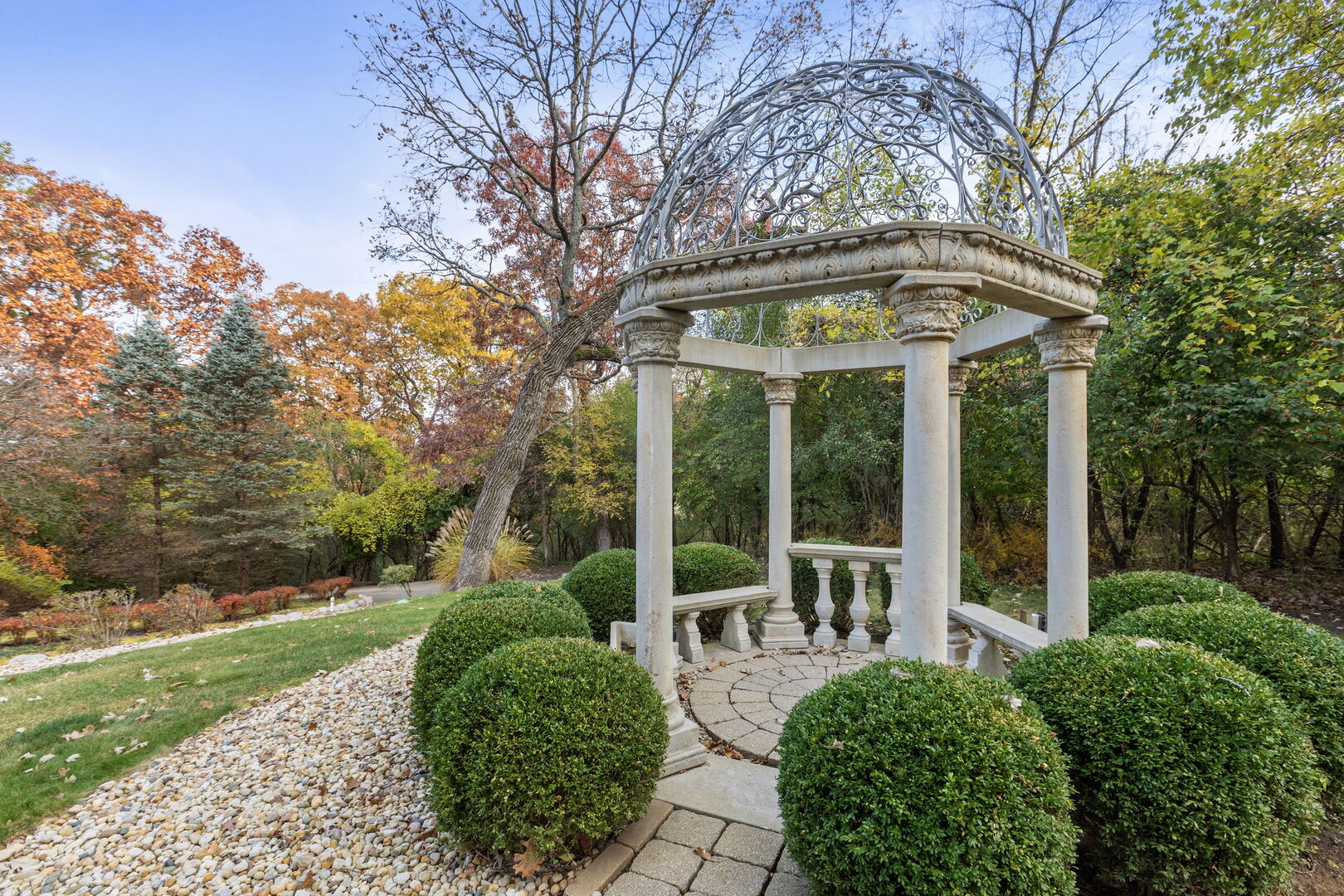 Barrington Hills, Illinois, 60010, United States, 4 Bedrooms Bedrooms, ,6 BathroomsBathrooms,Residential,For Sale,1989014