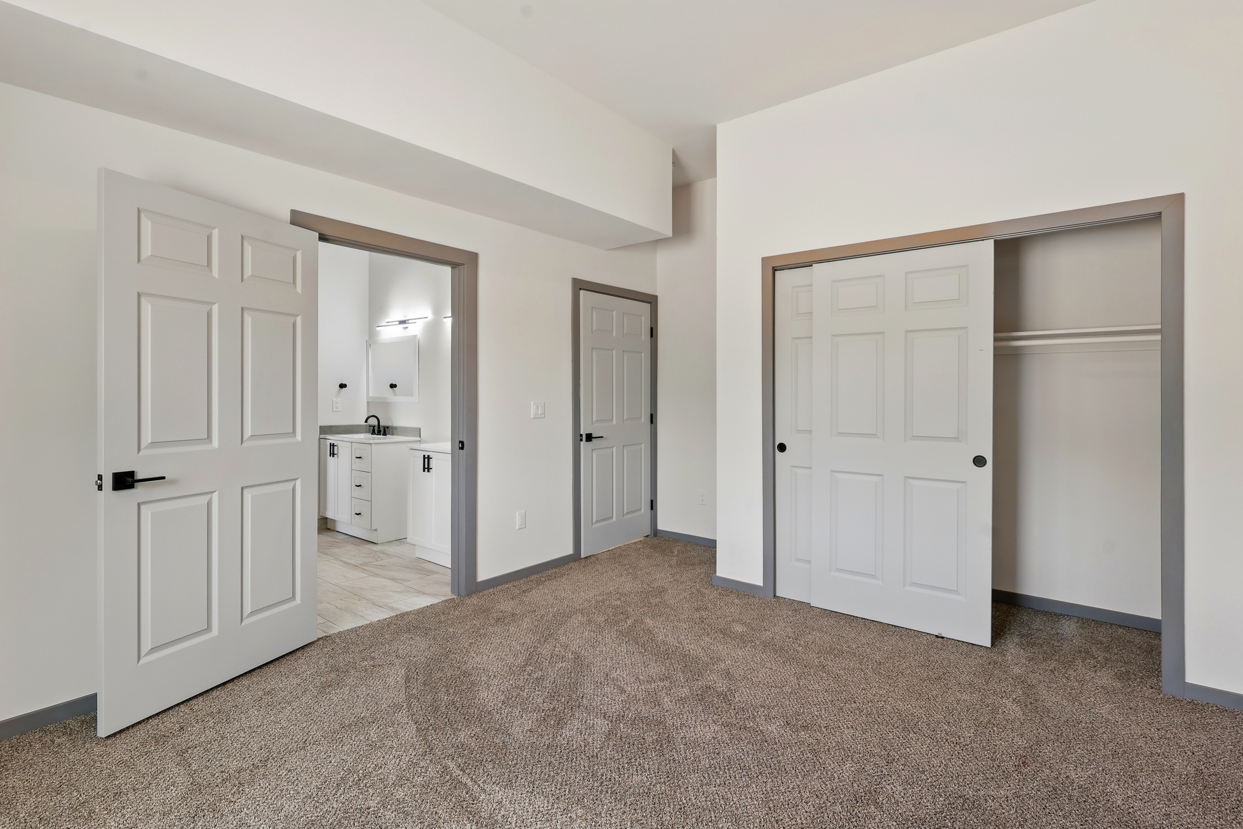 Los Lunas, New Mexico, 87031, United States, 4 Bedrooms Bedrooms, ,2 BathroomsBathrooms,Residential,For Sale,1943131