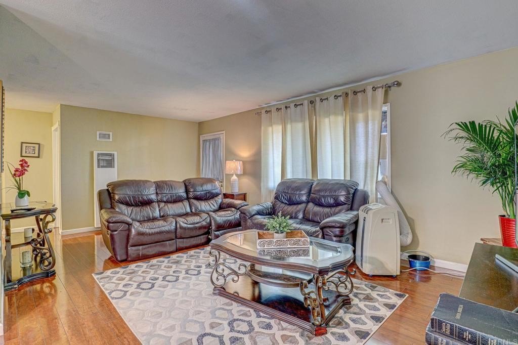 Spring Valley, California, 91977, United States, 3 Bedrooms Bedrooms, ,2 BathroomsBathrooms,Residential,For Sale,1908463