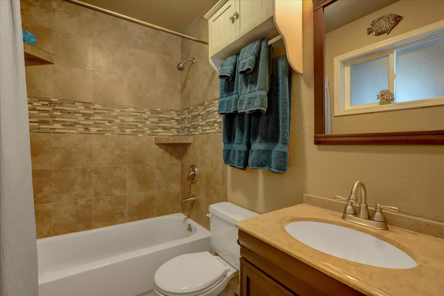 Grass Valley, California, 95949, United States, 4 Bedrooms Bedrooms, ,3 BathroomsBathrooms,Residential,For Sale,2015333