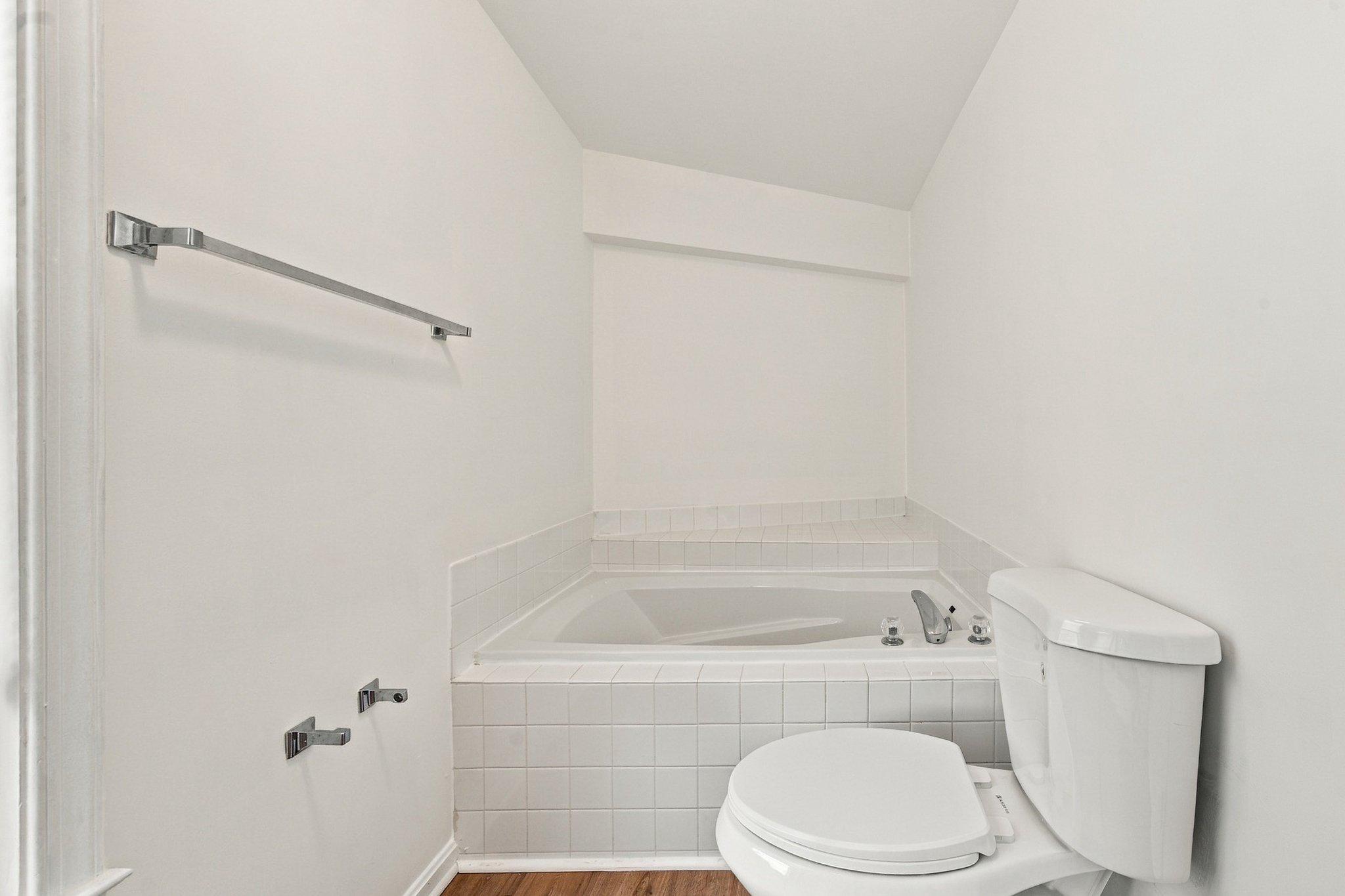  5909 Saint Giles Way, Alexandria, VA, 22315 - 物件實景