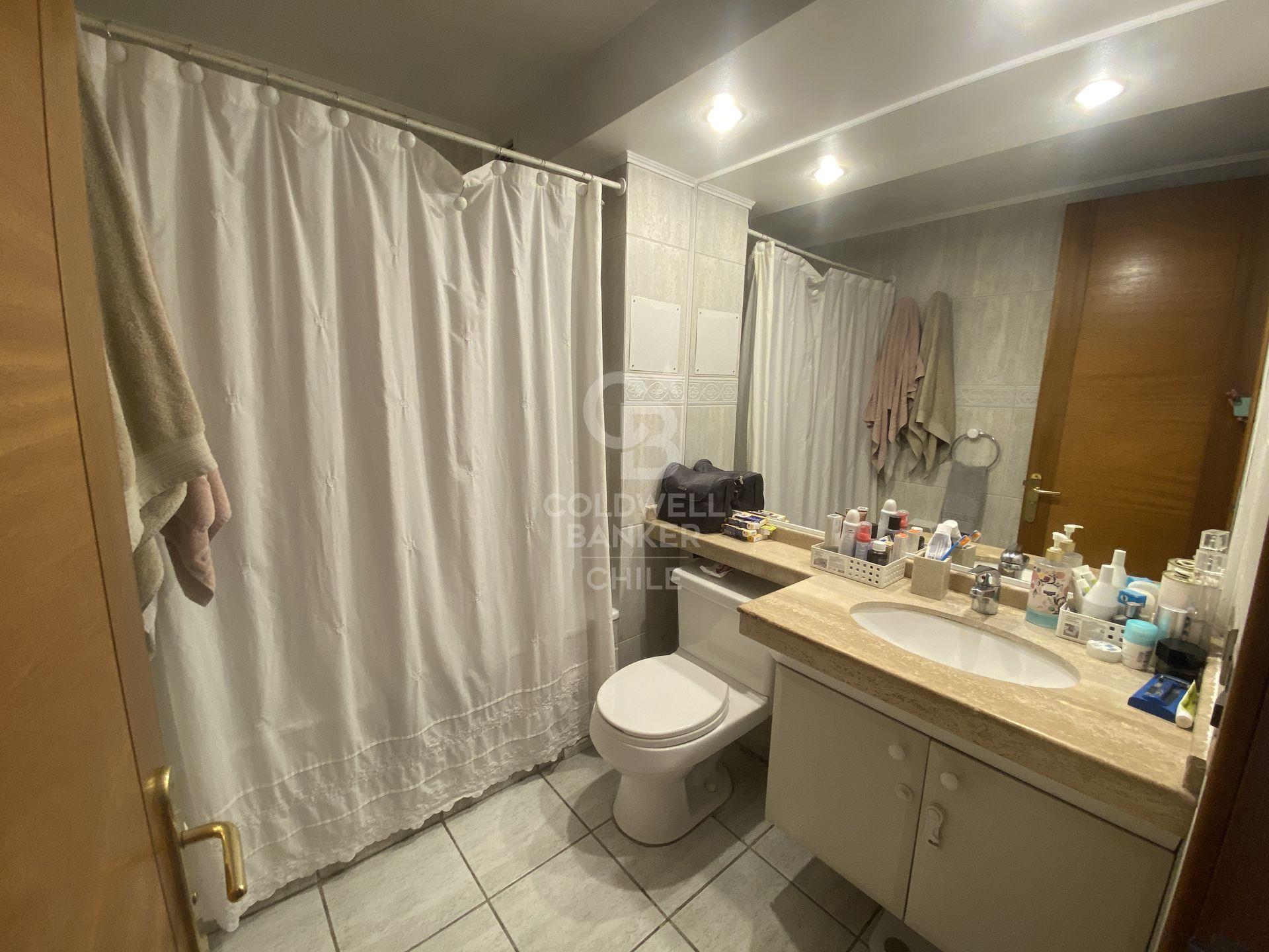 Las Condes, Chile, 3 Bedrooms Bedrooms, ,2 BathroomsBathrooms,Residential,For Sale,1737254