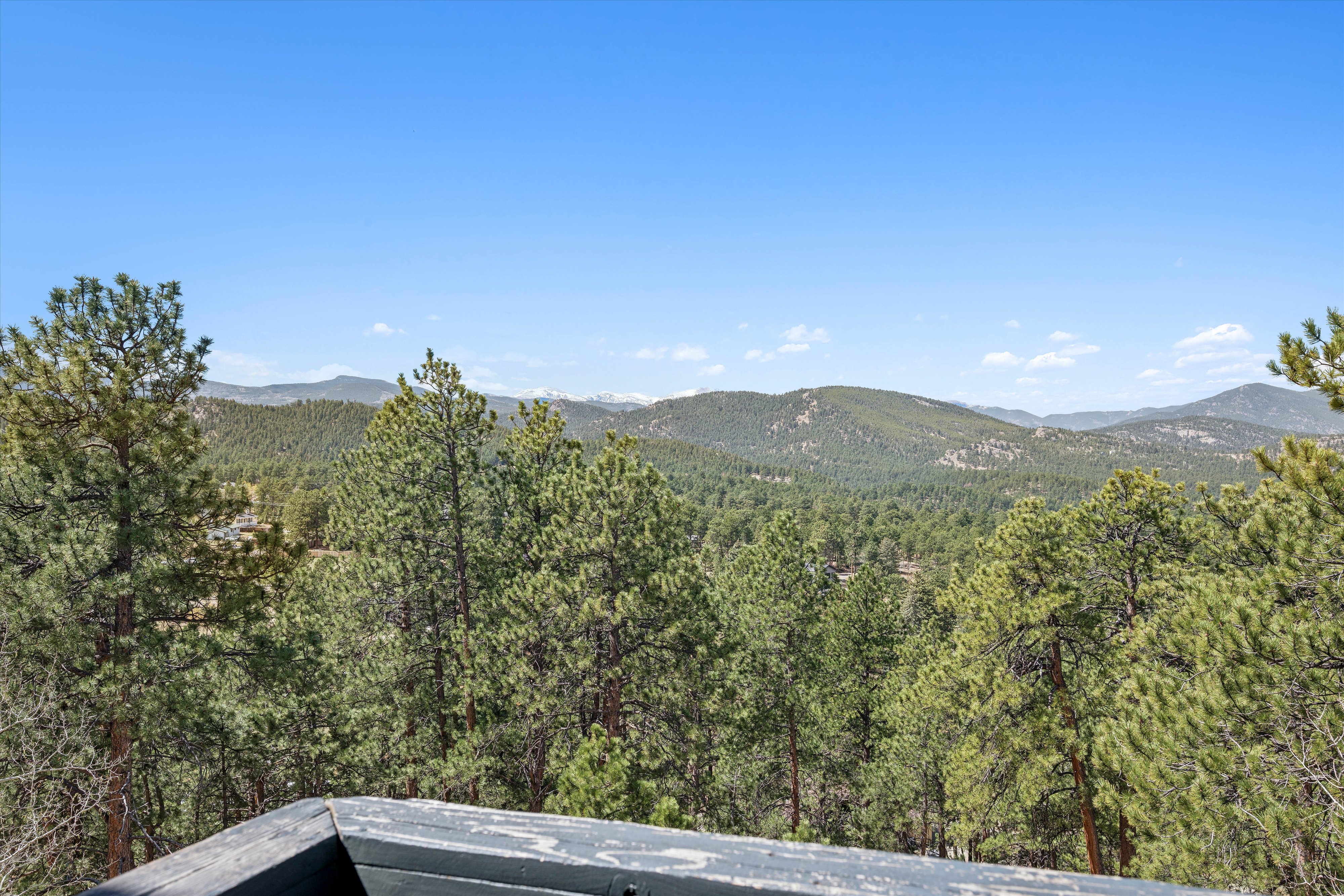  Experience Refined Mid-Century Inspired Mountain Living on 3.37 Acres - 物件實景