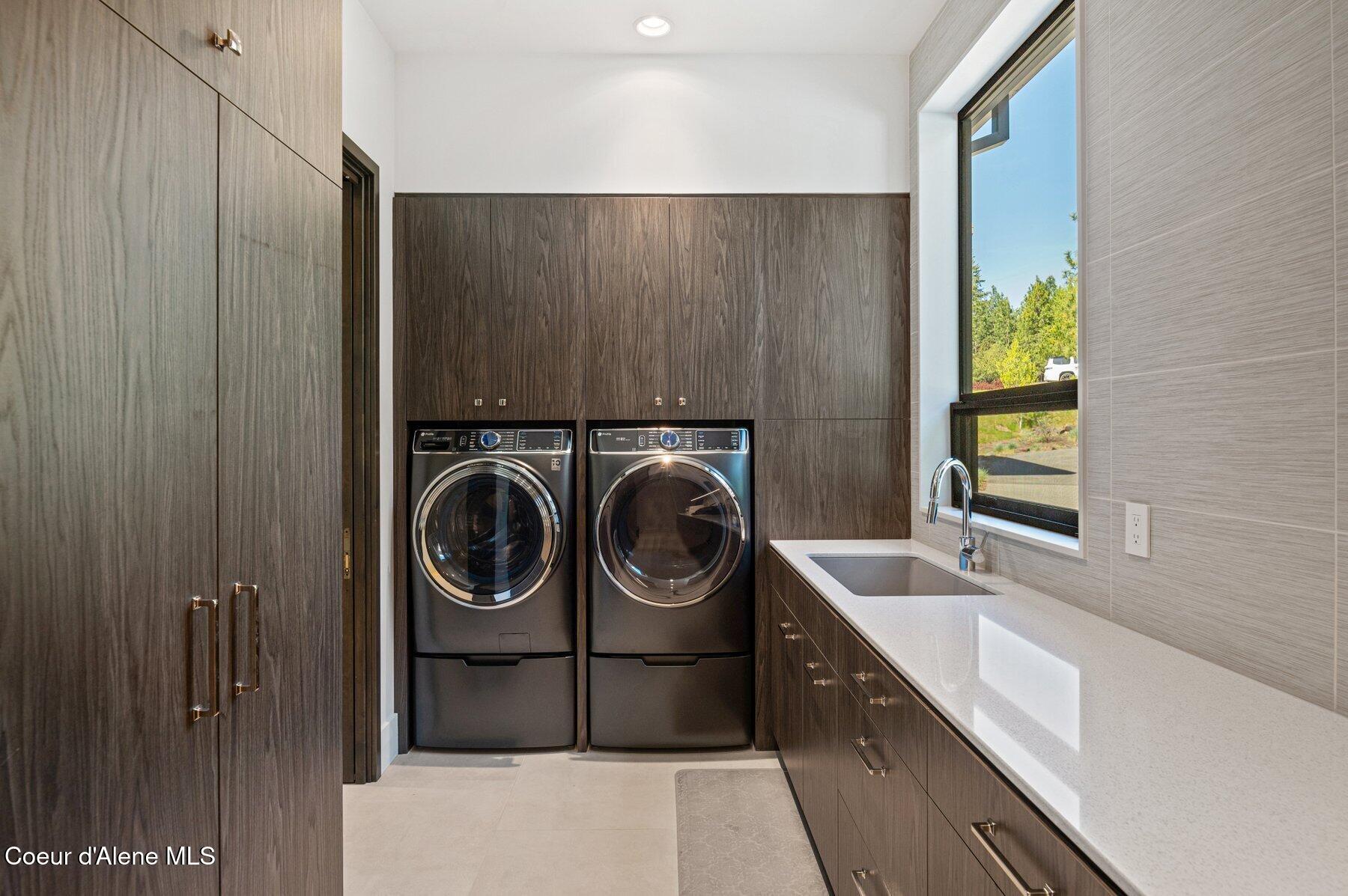 Coeur D'alene, Idaho, 83814, United States, 3 Bedrooms Bedrooms, ,2 BathroomsBathrooms,Residential,For Sale,1926176