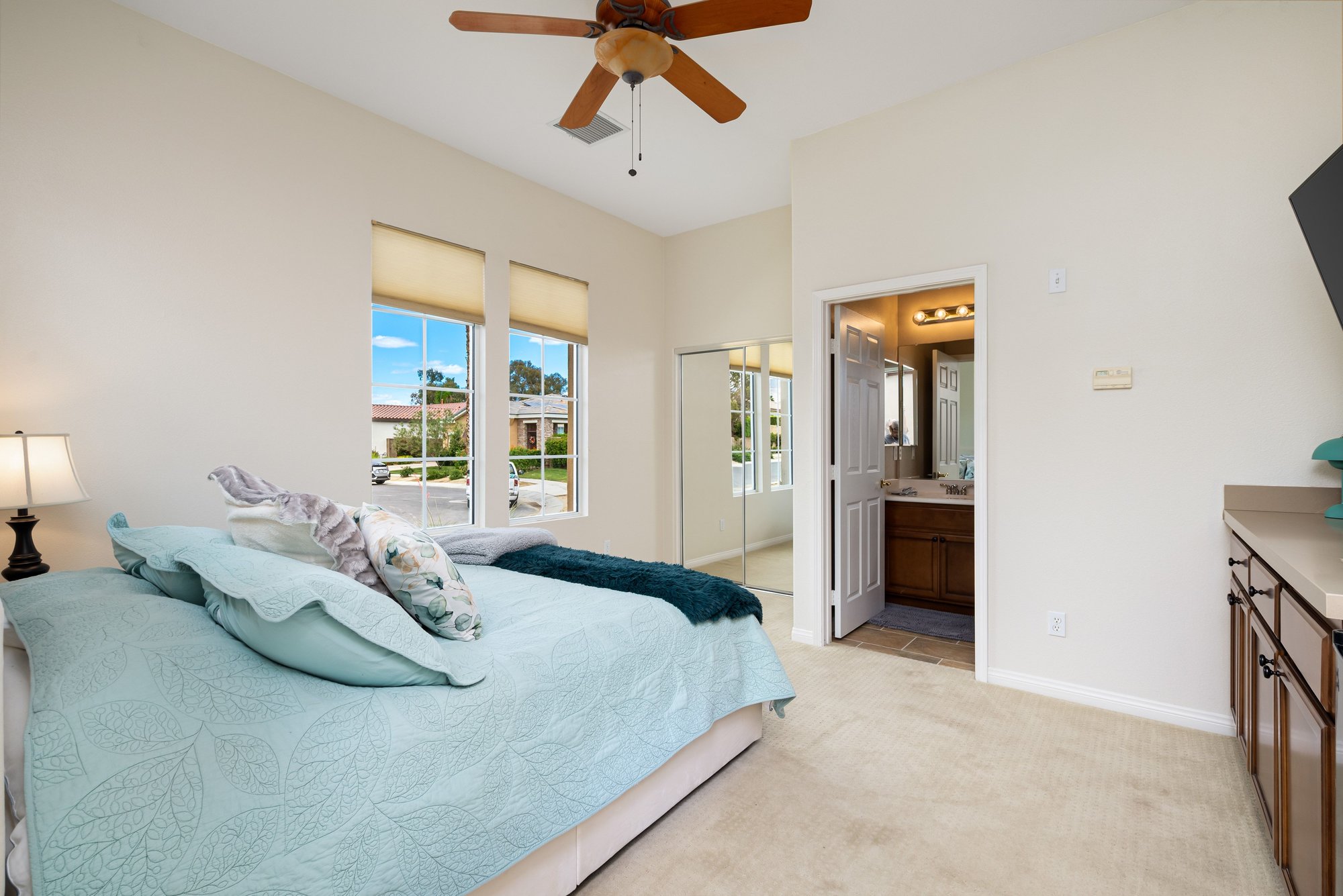  Sunshine, Fairways, Pool, and Mountain Views - 物件實景