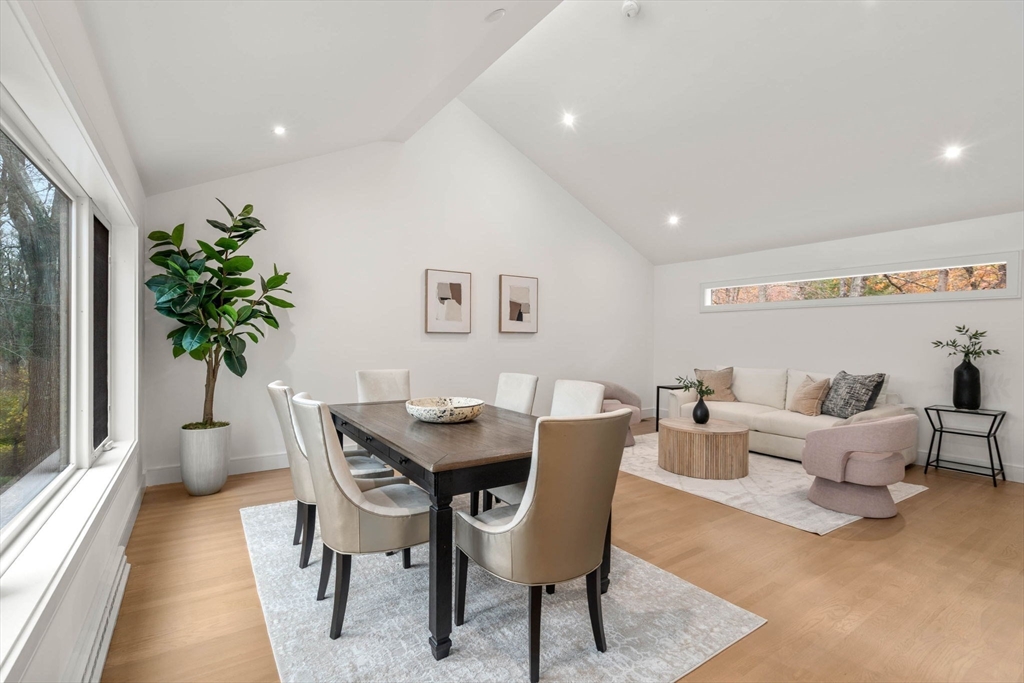 Weston, Massachusetts, 02493, United States, 4 Bedrooms Bedrooms, ,5 BathroomsBathrooms,Residential,For Sale,1989089