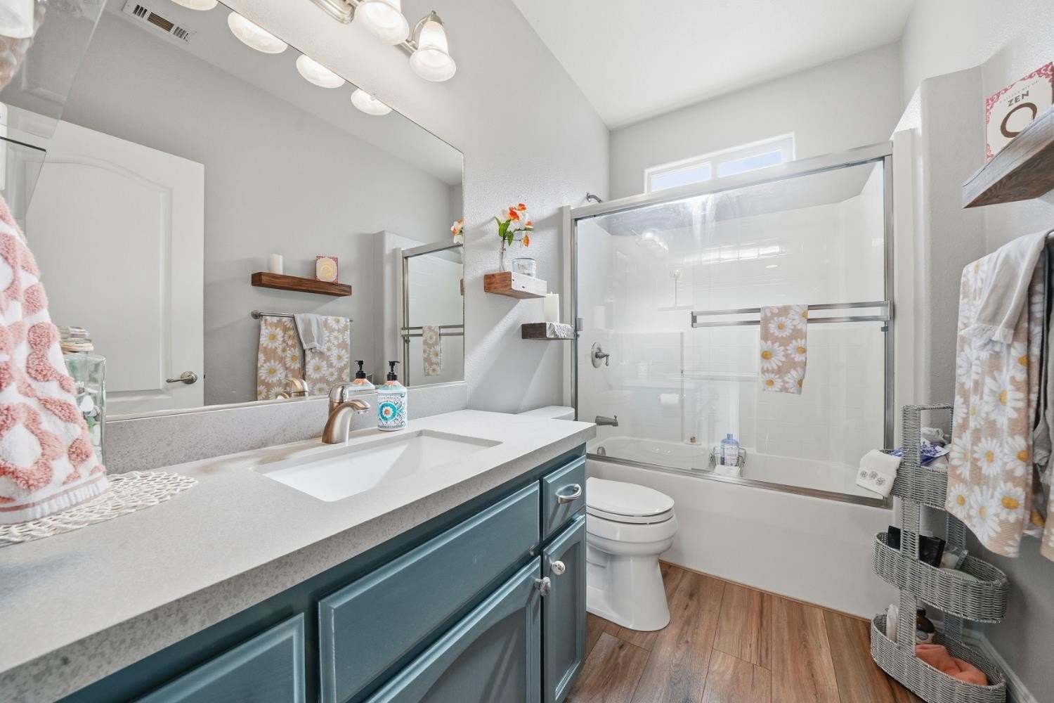 Valley Springs, California, 95252, United States, 3 Bedrooms Bedrooms, ,2 BathroomsBathrooms,Residential,For Sale,1981234