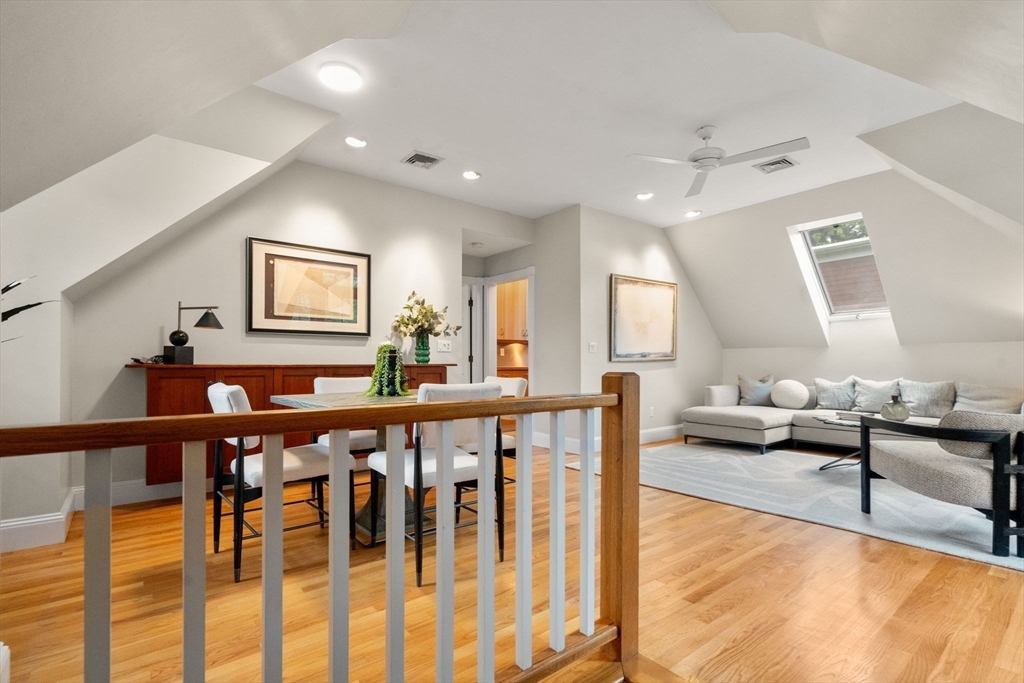 Brookline, Massachusetts, 02445, United States, 2 Bedrooms Bedrooms, ,2 BathroomsBathrooms,Residential,For Sale,1849691