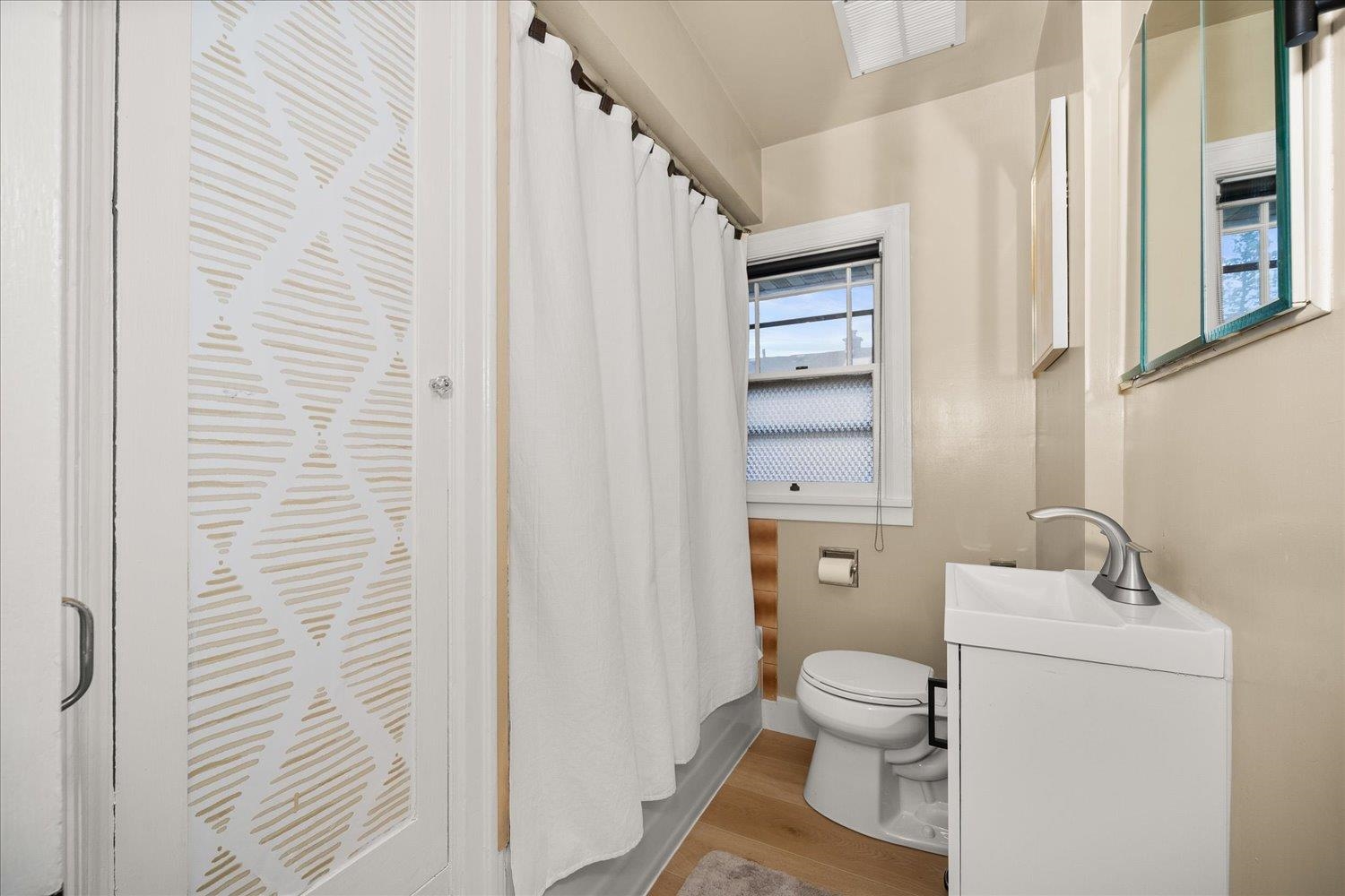 Spokane, Washington, 99203, United States, 3 Bedrooms Bedrooms, ,2 BathroomsBathrooms,Residential,For Sale,2001834