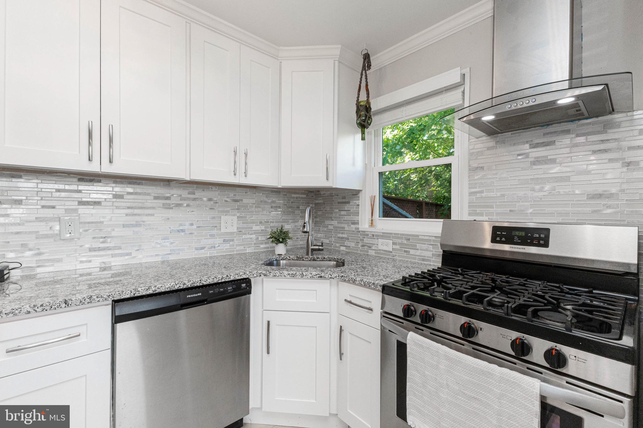 Alexandria, Virginia, 22307, United States, 2 Bedrooms Bedrooms, ,2 BathroomsBathrooms,Residential,For Sale,1937087