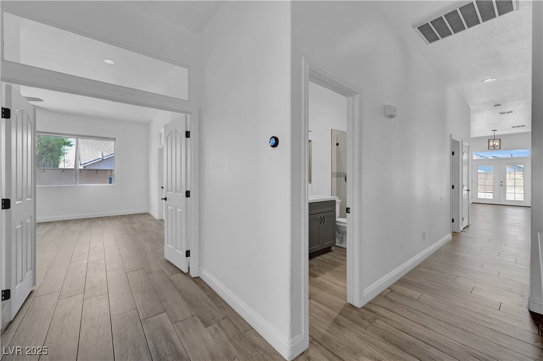 Henderson, Nevada, 89052, United States, 5 Bedrooms Bedrooms, ,2 BathroomsBathrooms,Residential,For Sale,1897207