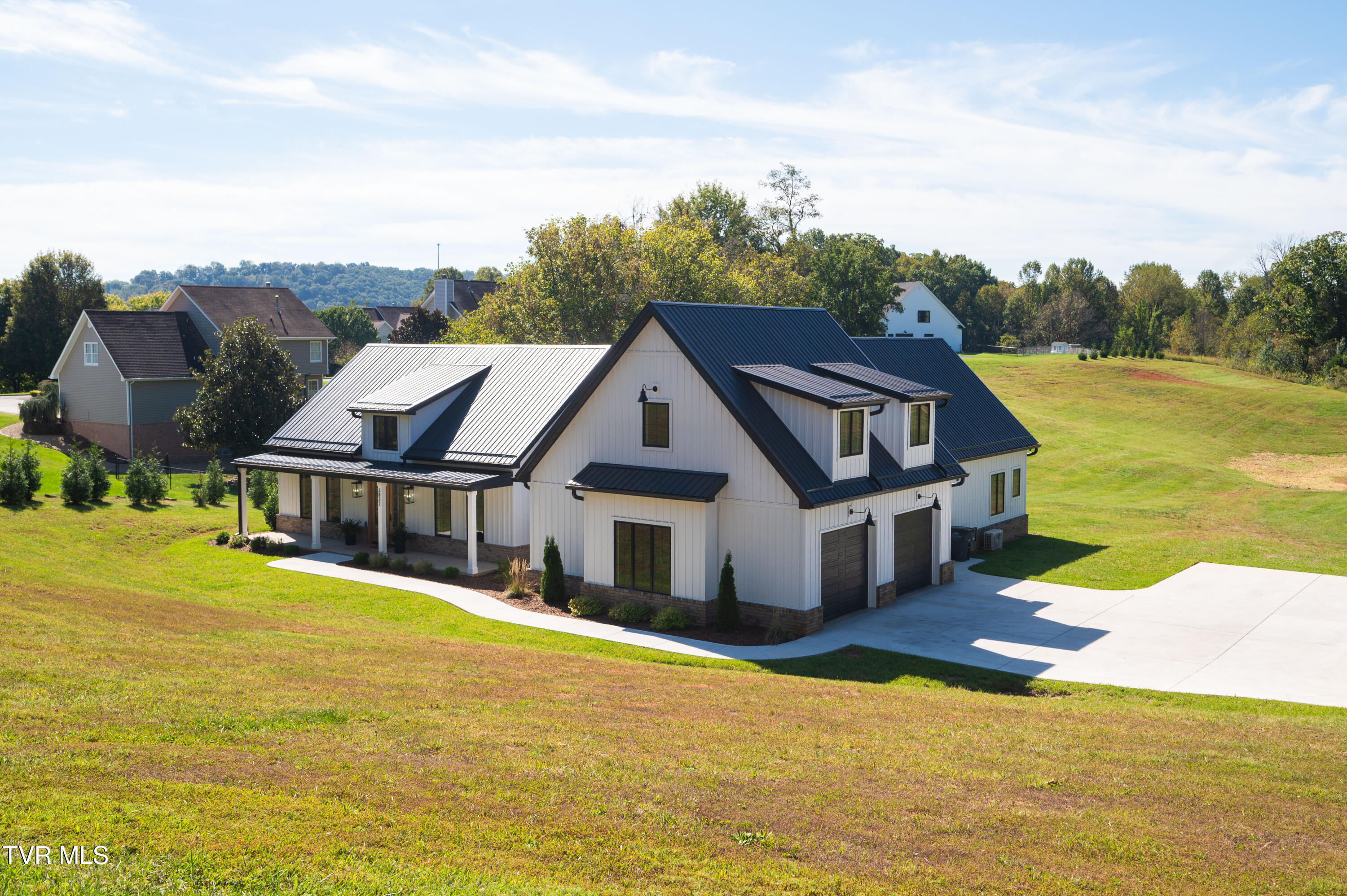 Kingsport, Tennessee, 37664, United States, 4 Bedrooms Bedrooms, ,4 BathroomsBathrooms,Residential,For Sale,1981214