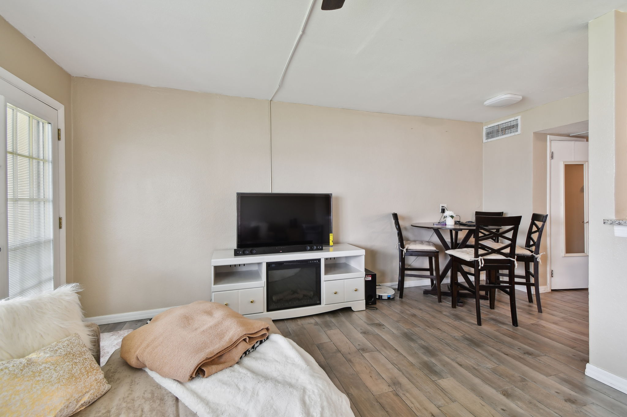 515 129th Ave E, Madeira Beach, Florida, 33708, United States, 4 Bedrooms Bedrooms, ,4 BathroomsBathrooms,Residential,For Sale,515 129th Ave E,1413375