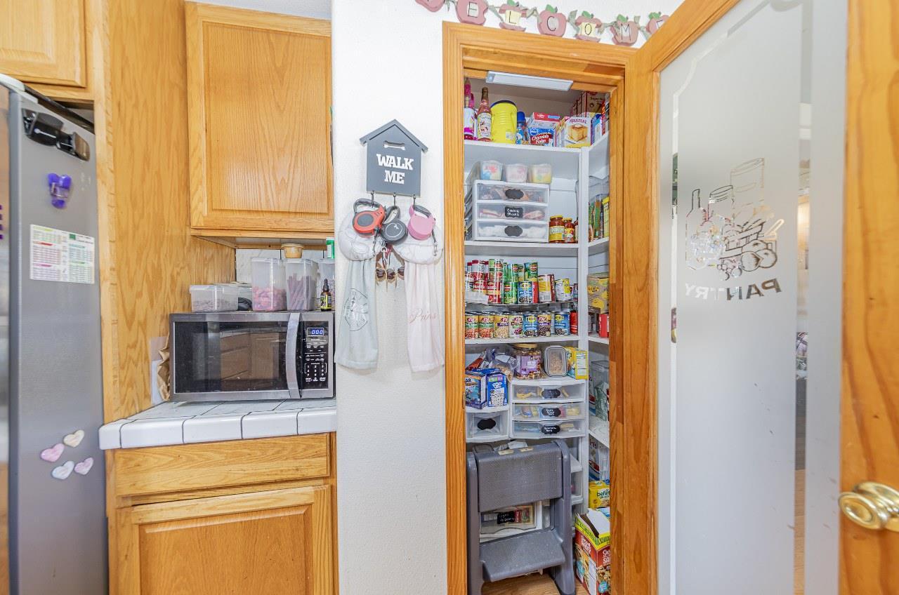 Raymond, California, 93653, United States, 4 Bedrooms Bedrooms, ,3 BathroomsBathrooms,Residential,For Sale,1976081