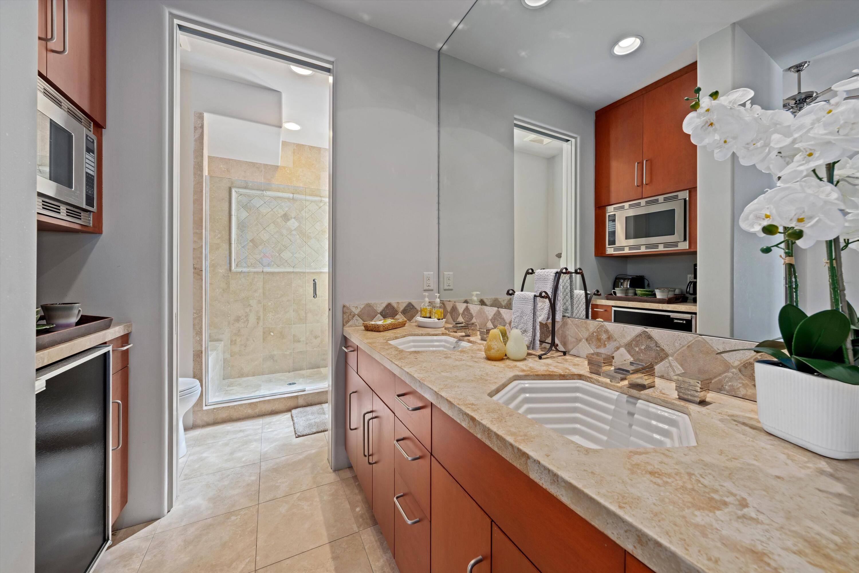 Palm Desert, California, 92260, United States, 4 Bedrooms Bedrooms, ,6 BathroomsBathrooms,Residential,For Sale,2002034