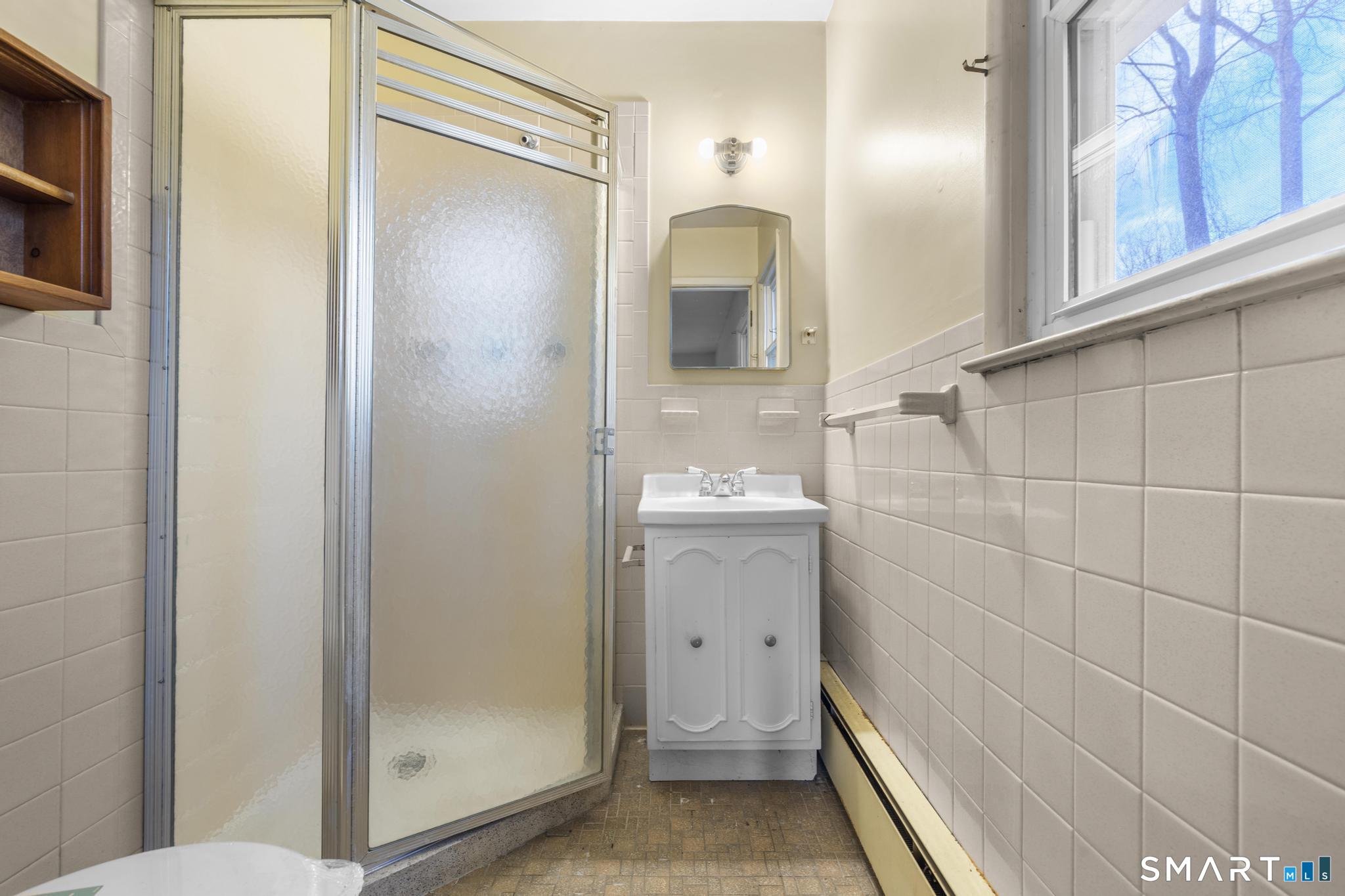 Norwalk, Connecticut, 06851, United States, 3 Bedrooms Bedrooms, ,2 BathroomsBathrooms,Residential,For Sale,2010794