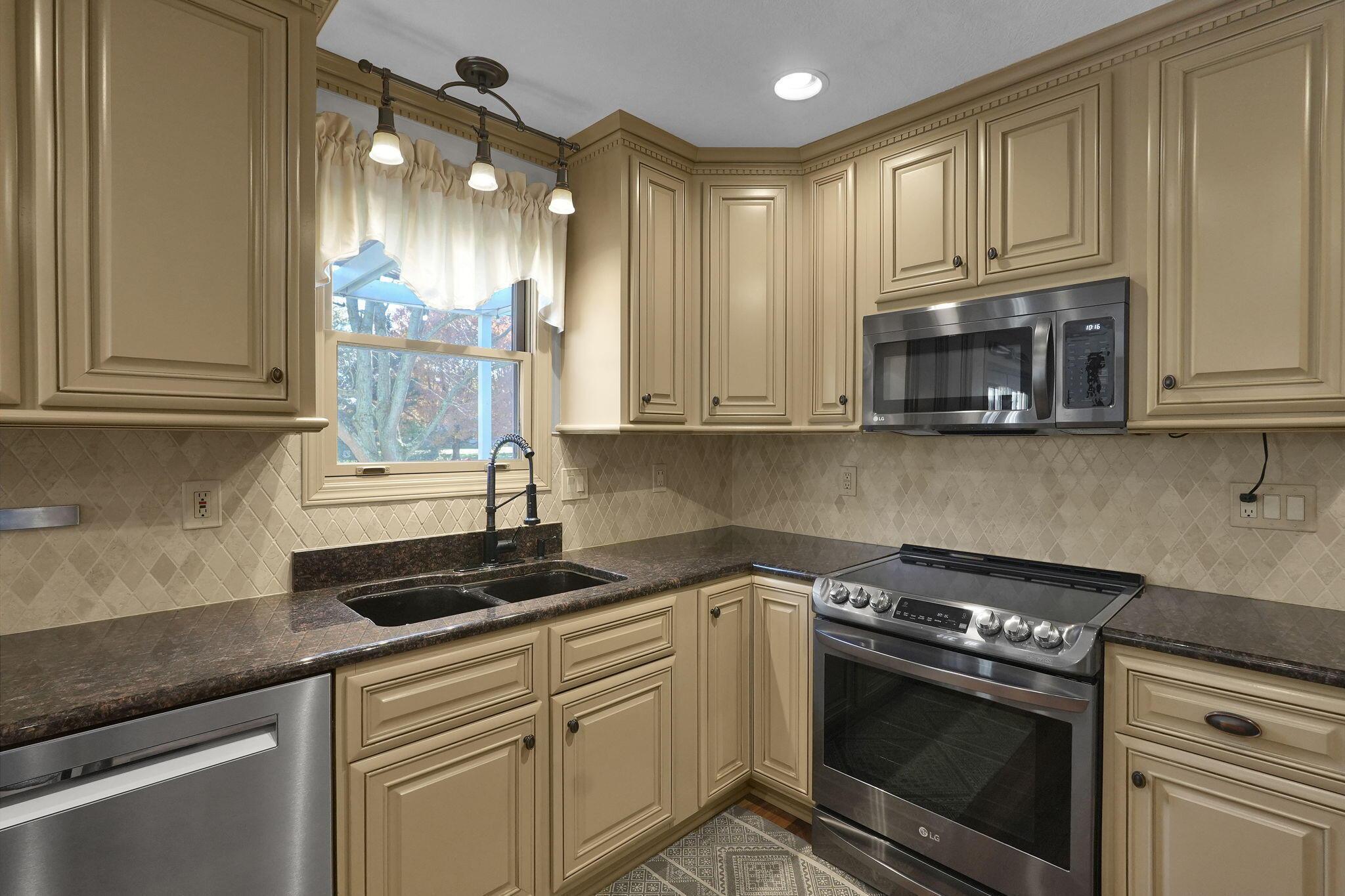 Canal Winchester, Ohio, 43110, United States, 4 Bedrooms Bedrooms, ,3 BathroomsBathrooms,Residential,For Sale,1988095