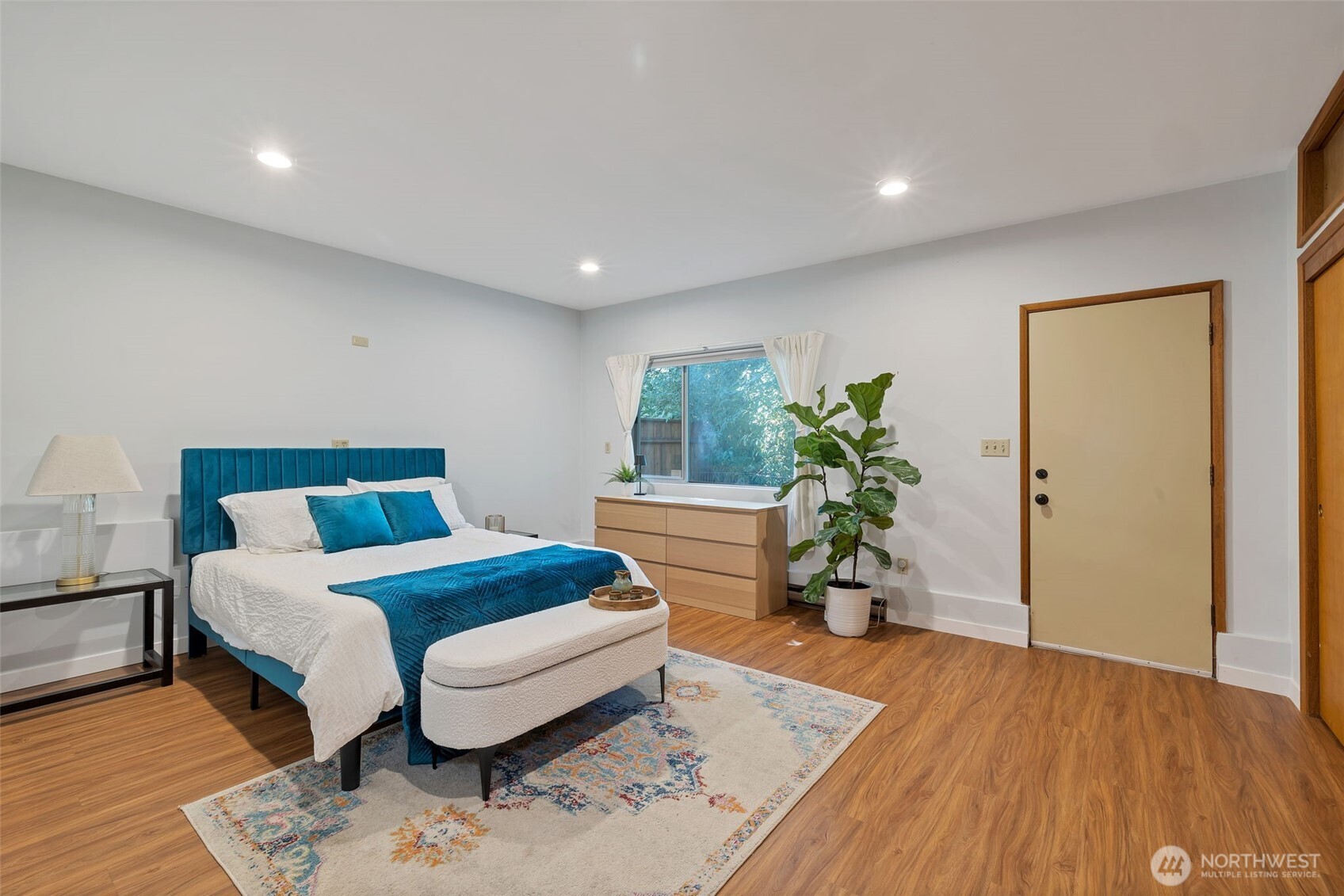 Seattle, Washington, 98125, United States, 4 Bedrooms Bedrooms, ,1 BathroomBathrooms,Residential,For Sale,1977932