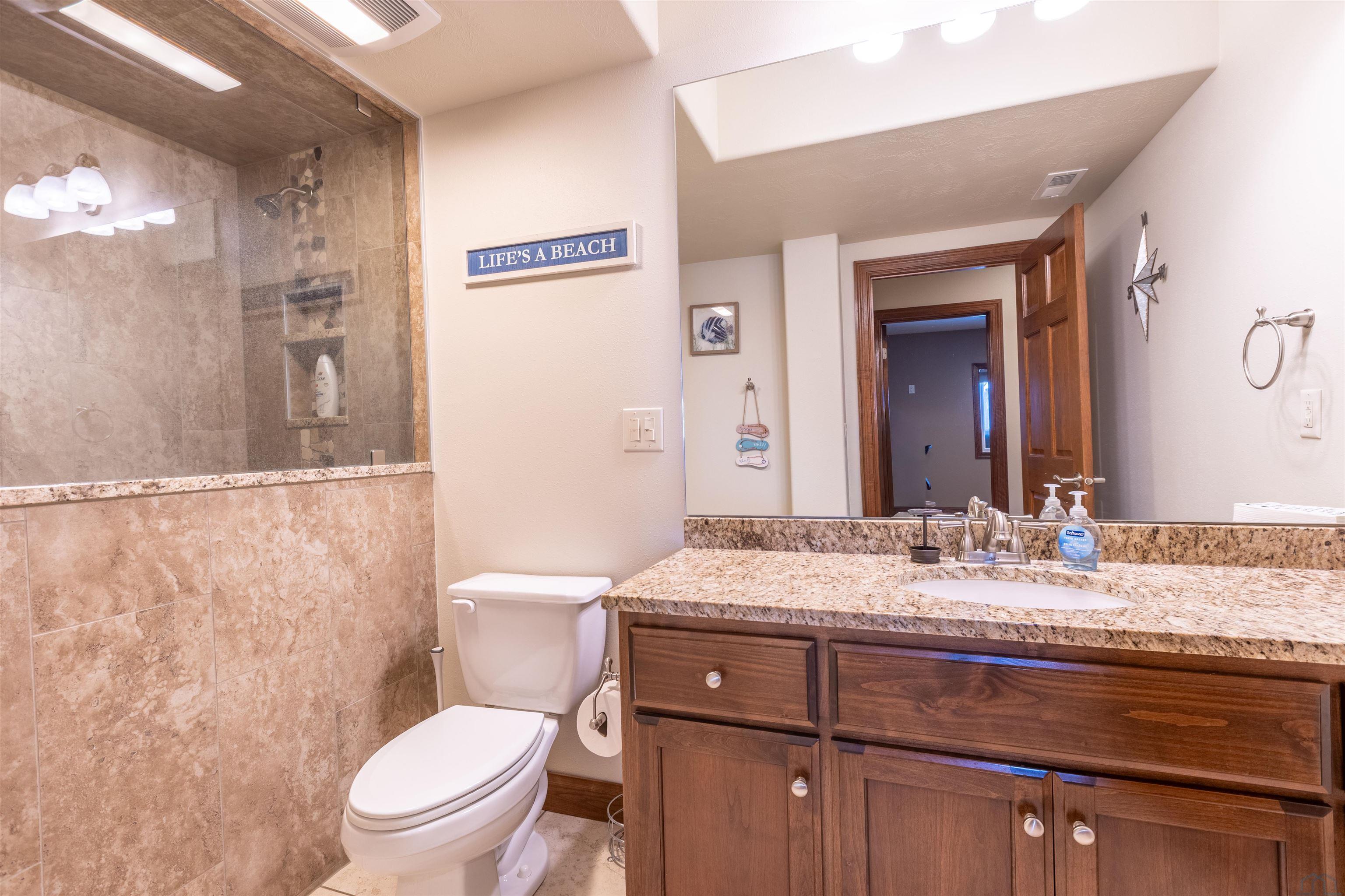 Sioux City, Iowa, 51106, United States, 5 Bedrooms Bedrooms, ,4 BathroomsBathrooms,Residential,For Sale,2002459