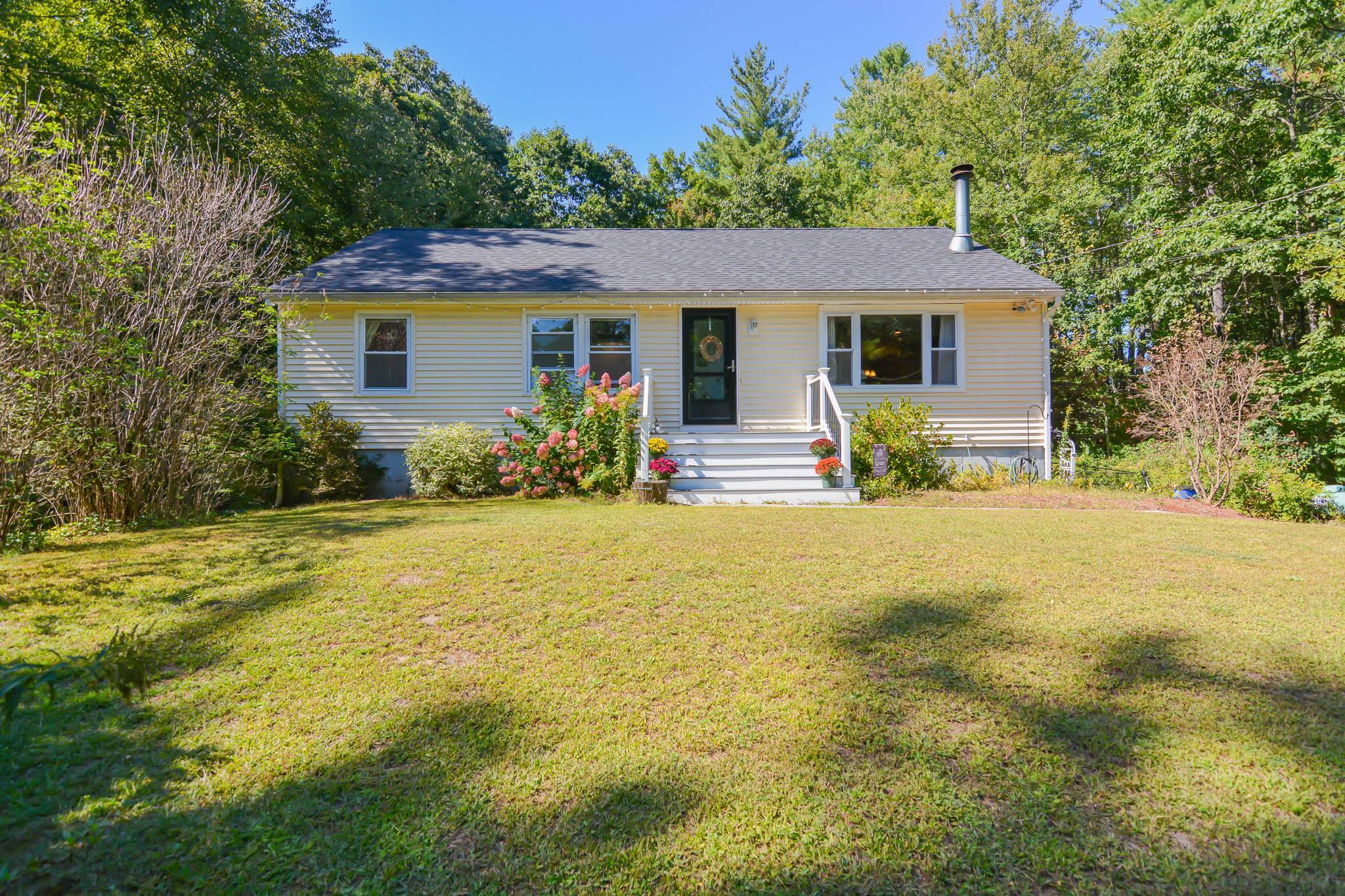 Litchfield, New Hampshire, 03054, United States, 3 Bedrooms Bedrooms, ,1 BathroomBathrooms,Residential,For Sale,1948760