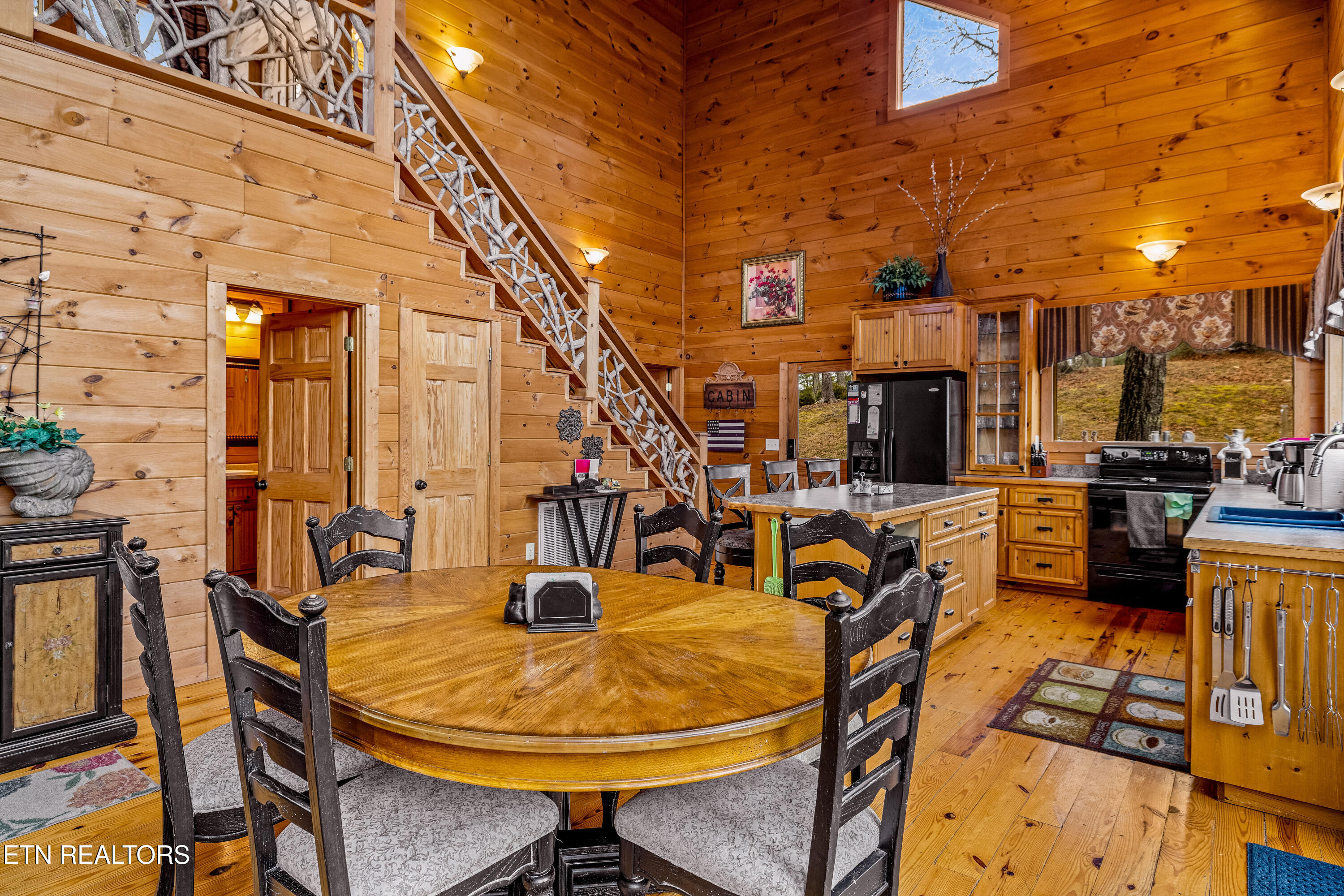 Townsend, Tennessee, 37882, United States, 3 Bedrooms Bedrooms, ,3 BathroomsBathrooms,Residential,For Sale,1982274