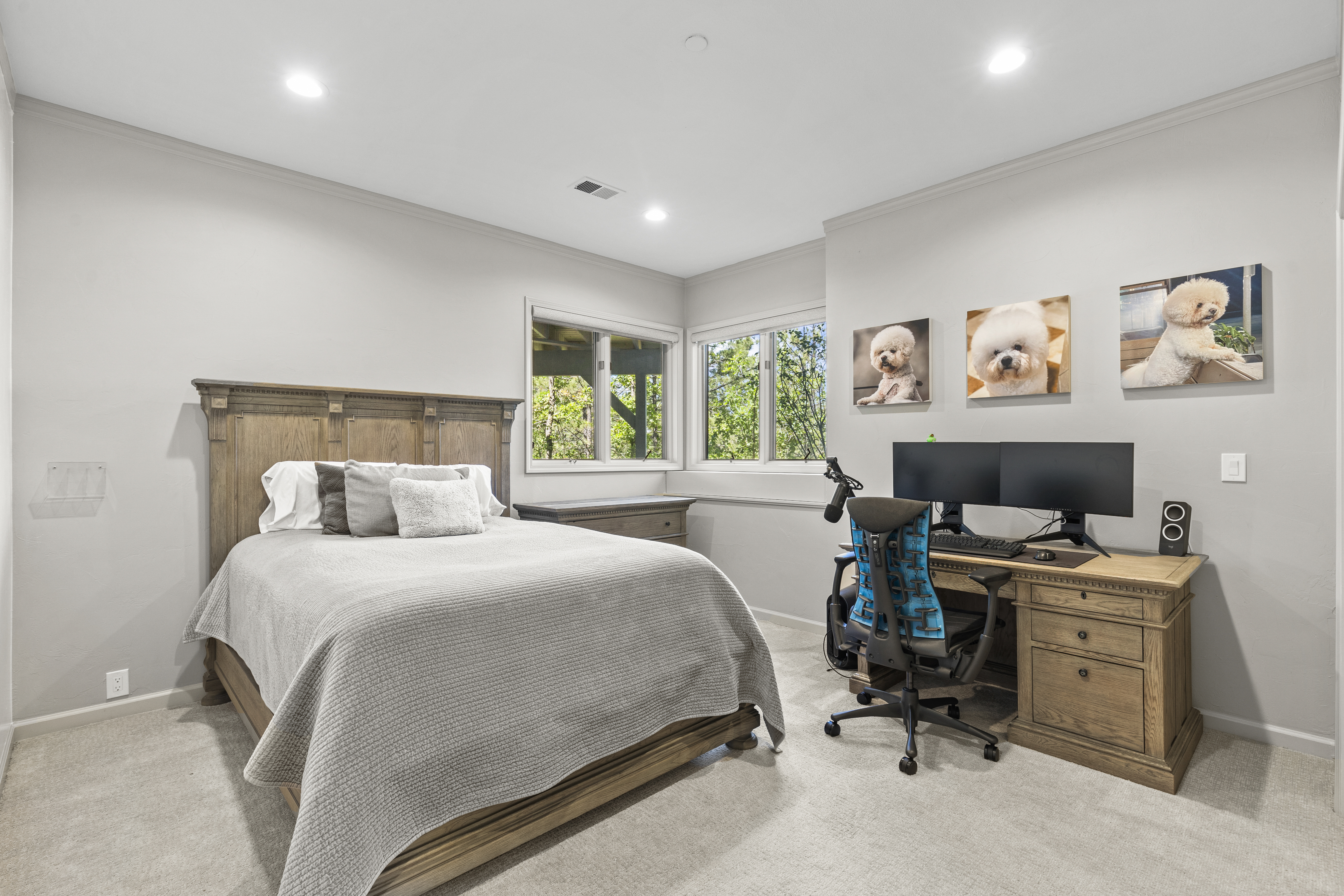  Exquisitely Updated Home - 物件實景
