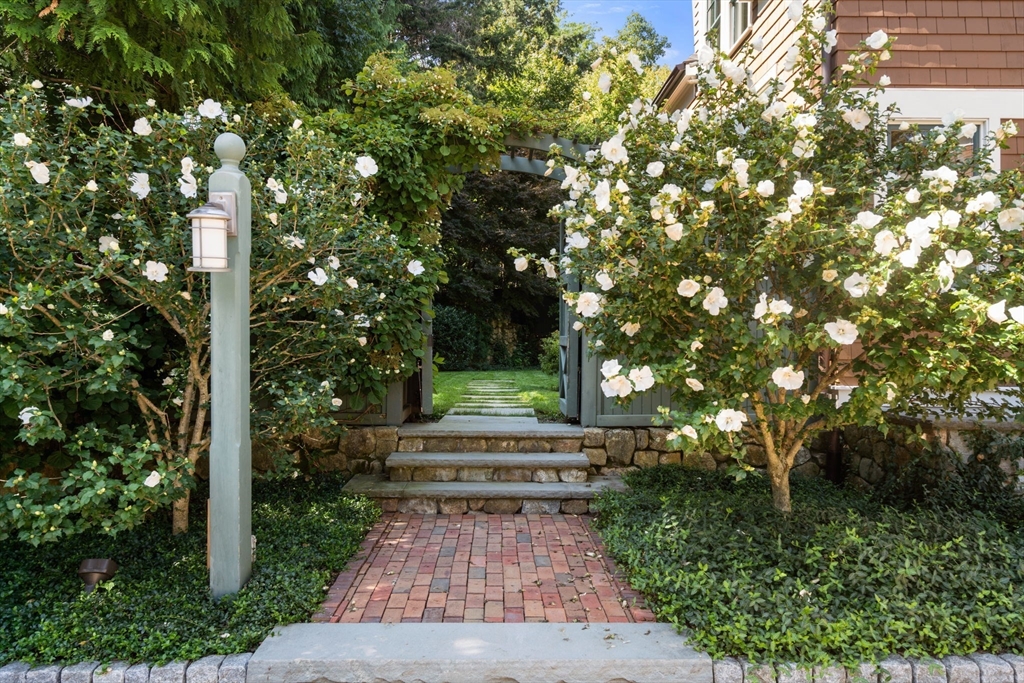 Brookline, Massachusetts, 02445, United States, 6 Bedrooms Bedrooms, ,8 BathroomsBathrooms,Residential,For Sale,1951520