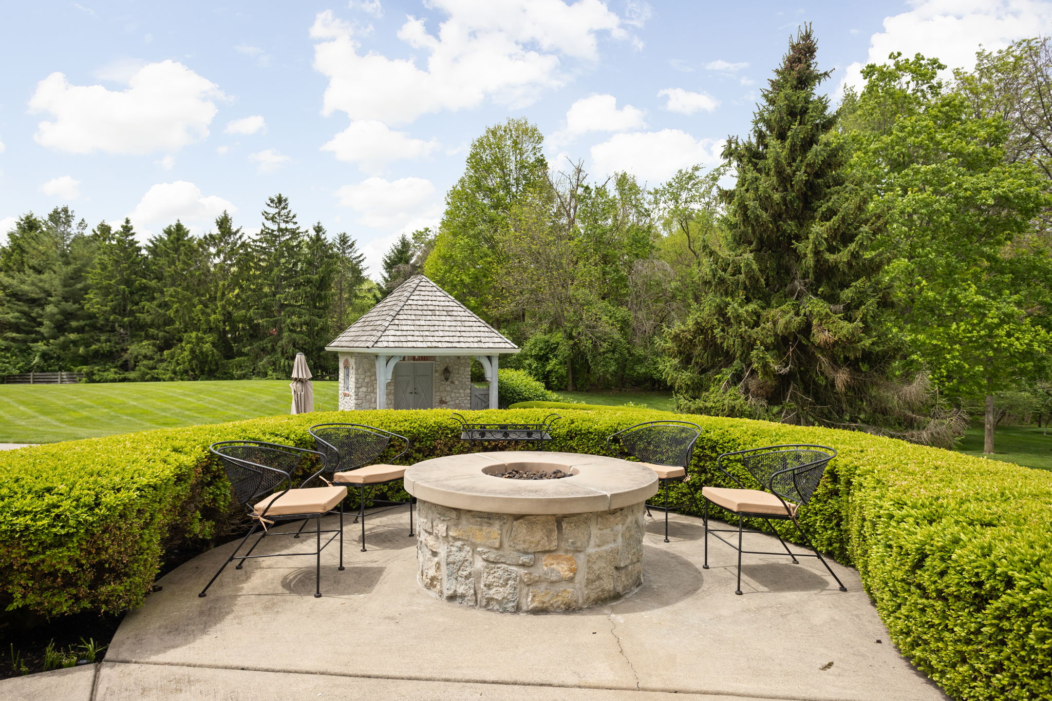  Signature Estate Set on More than 2 Acres in Desirable Zionsville Neighborhood - 物件實景