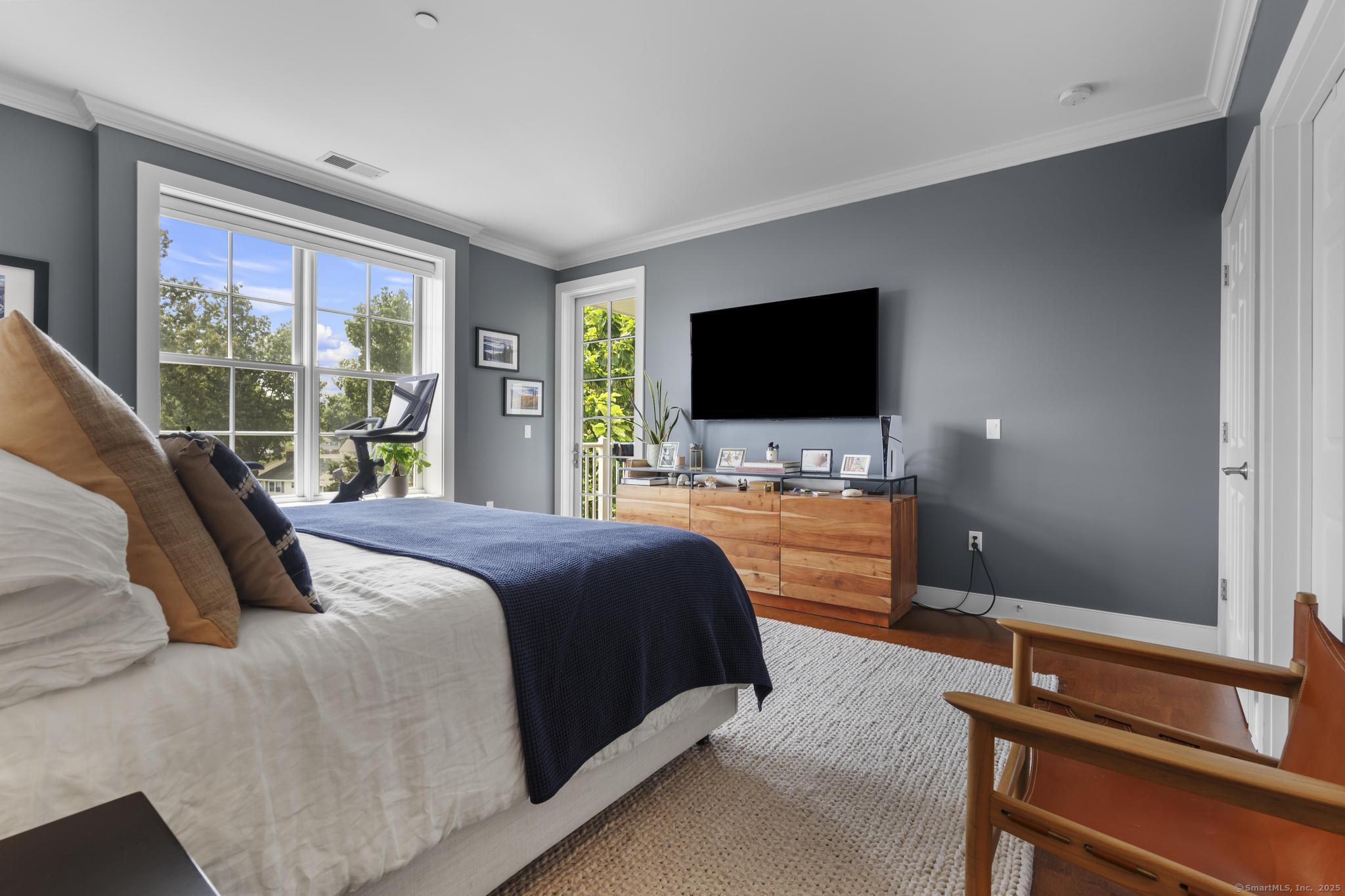 Stamford, Connecticut, 06902, United States, 2 Bedrooms Bedrooms, ,2 BathroomsBathrooms,Residential,For Sale,1917913