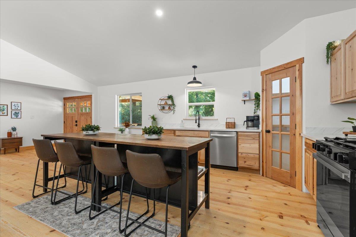 Nevada City, California, 95959, United States, 4 Bedrooms Bedrooms, ,2 BathroomsBathrooms,Residential,For Sale,1916710