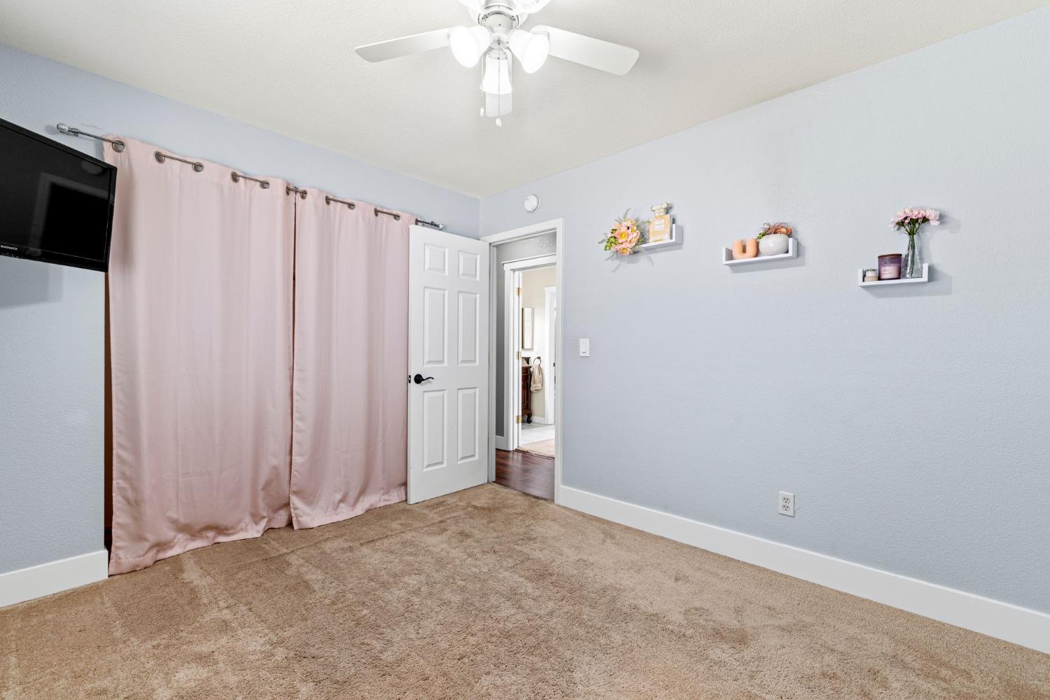 Auburn, California, 95603, United States, 3 Bedrooms Bedrooms, ,2 BathroomsBathrooms,Residential,For Sale,1956698