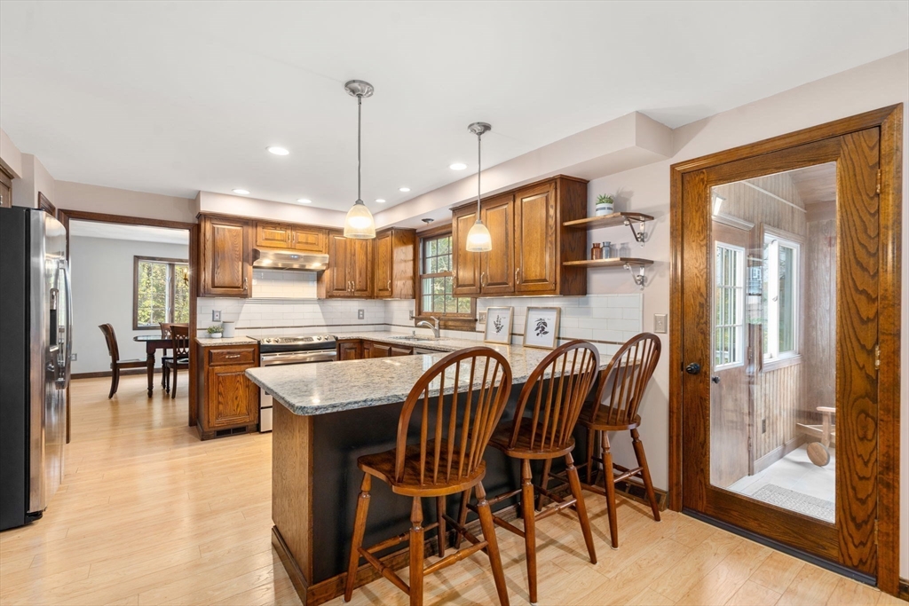 Marlborough, Massachusetts, 01752, United States, 4 Bedrooms Bedrooms, ,Residential,For Sale,1987097