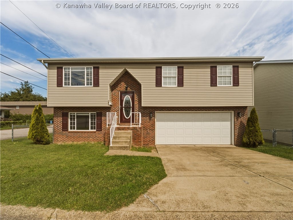 Jackson Ave, Saint Albans, WV 25177