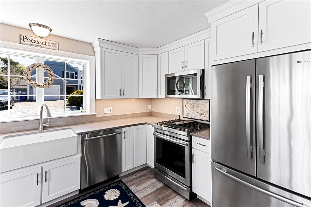 Bourne, Massachusetts, 02559, United States, 2 Bedrooms Bedrooms, ,2 BathroomsBathrooms,Residential,For Sale,1921886