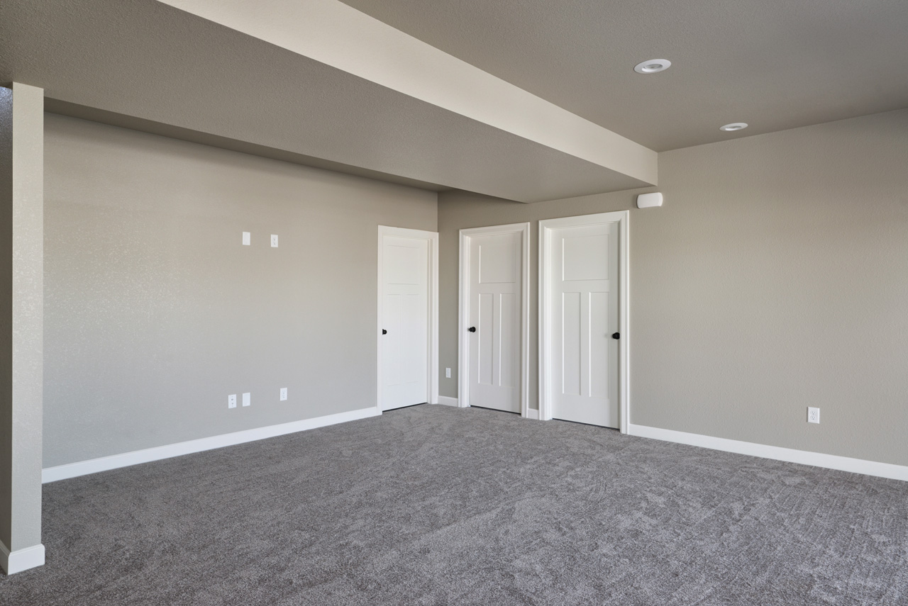 Cheyenne, Wyoming, 82009, United States, 3 Bedrooms Bedrooms, ,2 BathroomsBathrooms,Residential,For Sale,1978031